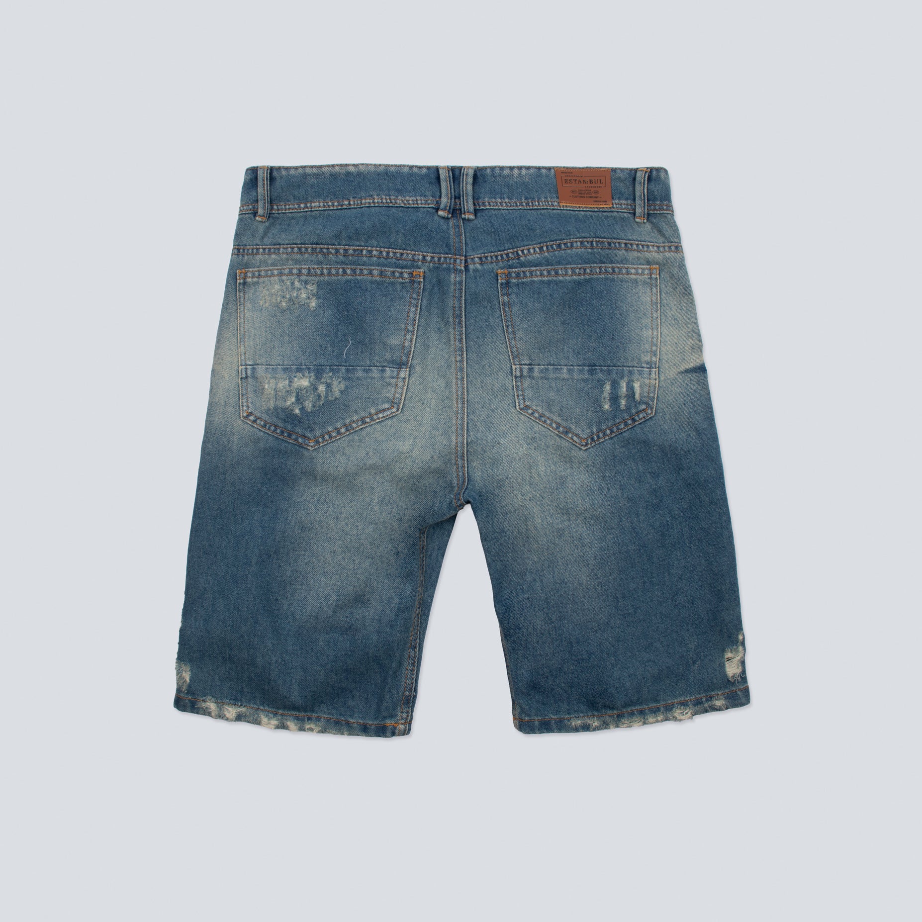 Bermuda hombre con rotos