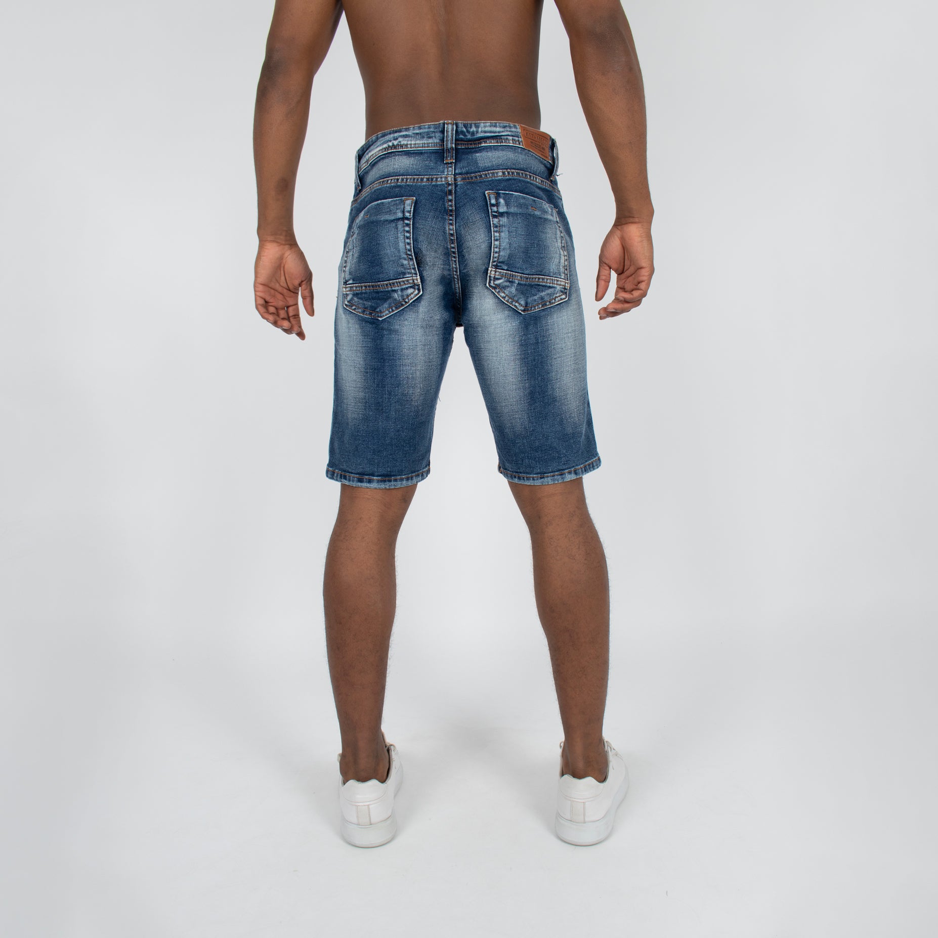 Bermuda hombre bordado