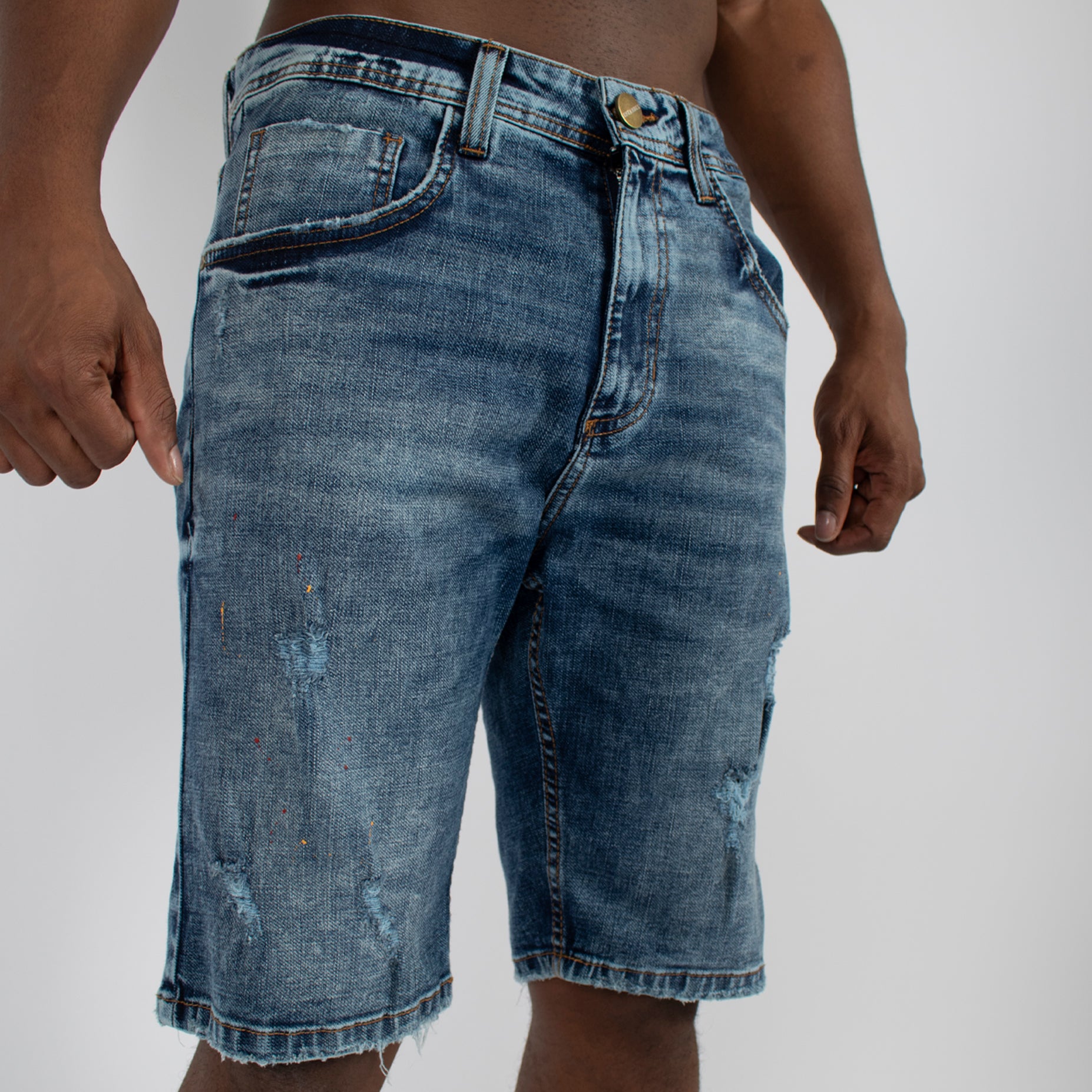 Bermuda hombre con rotos