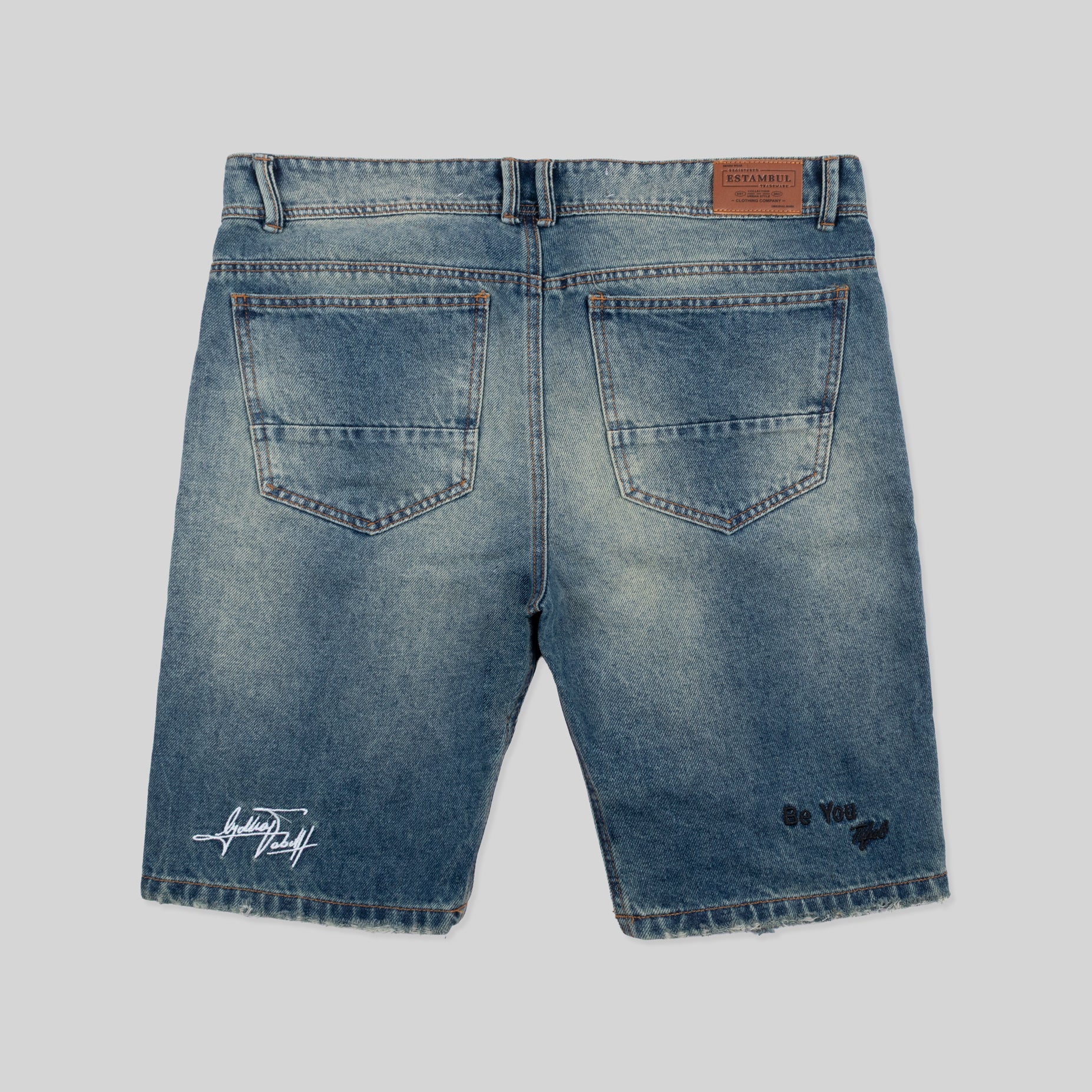Bermuda hombre bordado