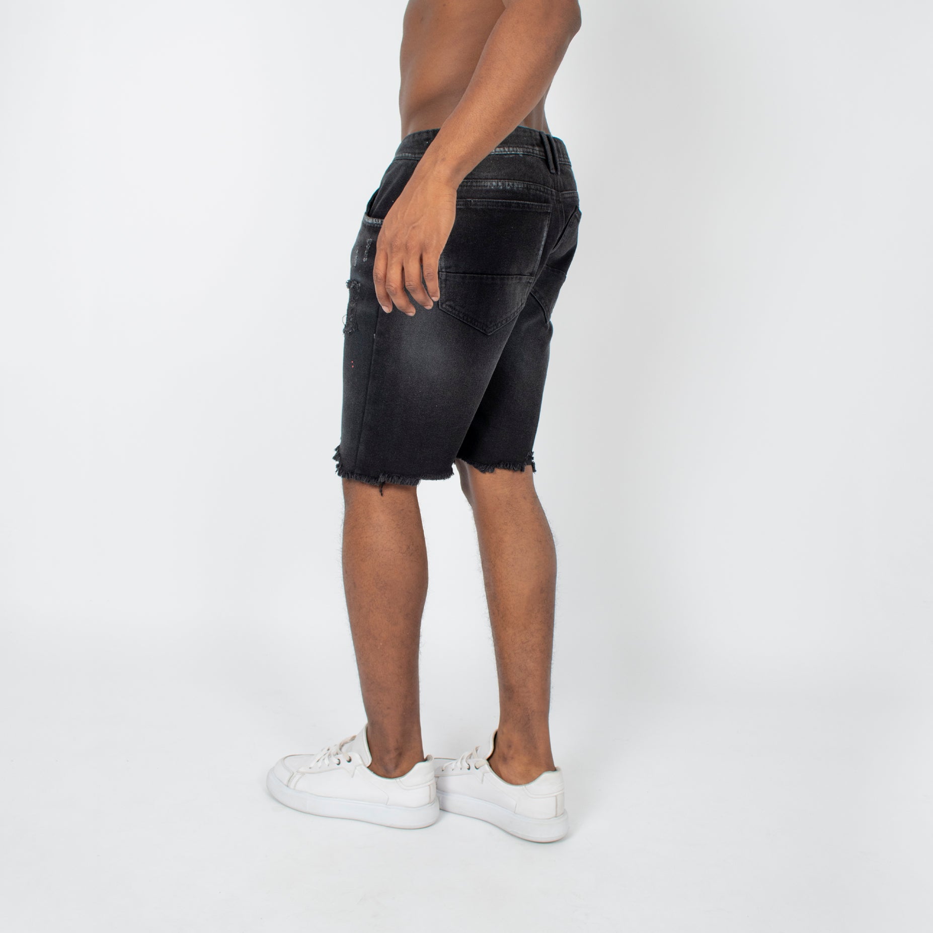 Bermuda hombre negra con rotos