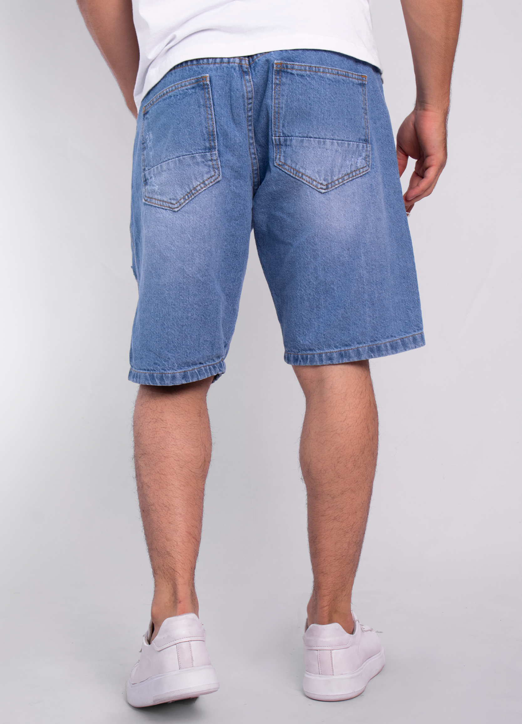 Bermuda hombre con rotos y chispas