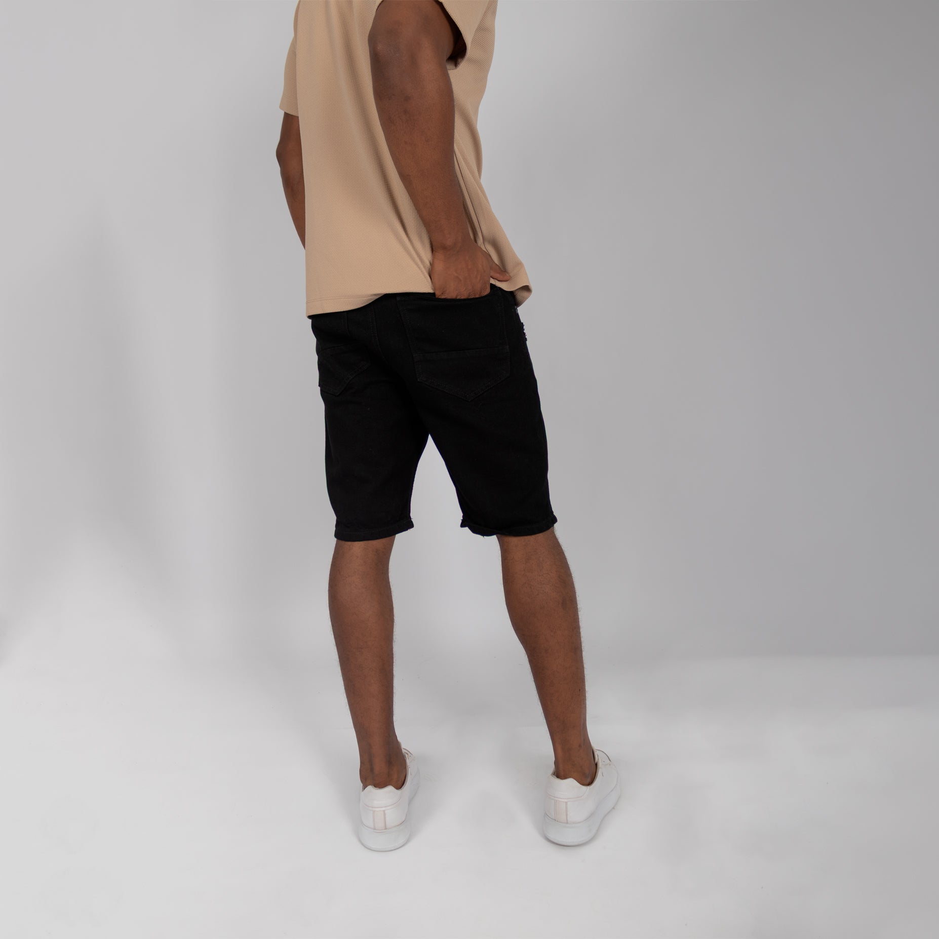 Bermuda hombre negro rotos