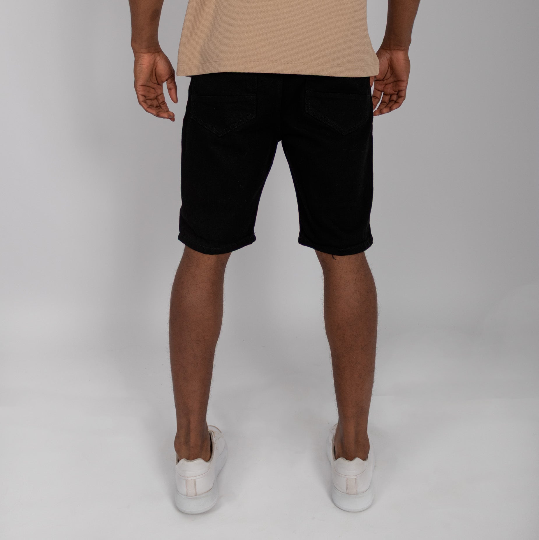 Bermuda hombre negro rotos