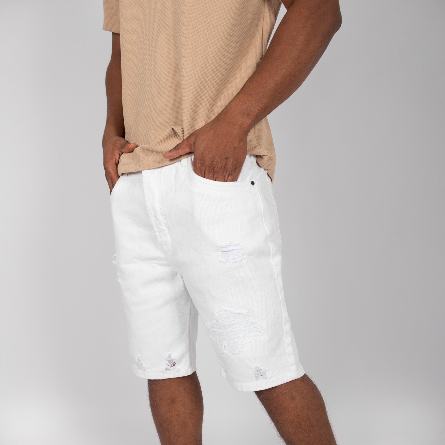 Bermuda hombre blanca rotos