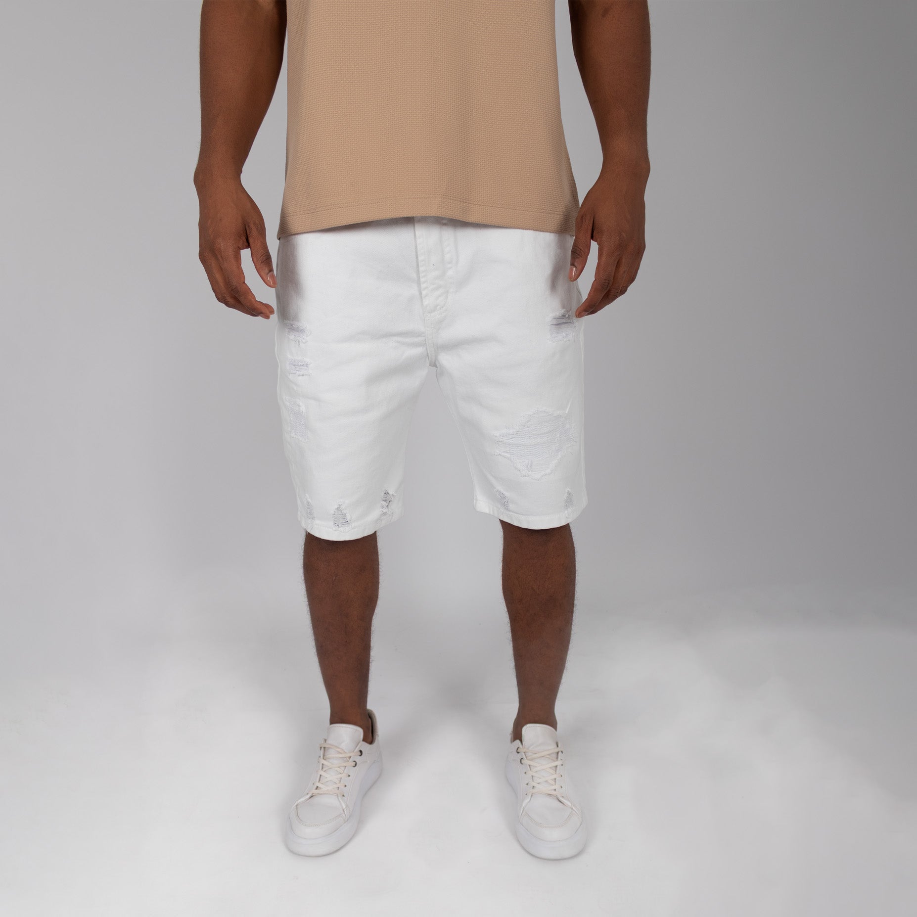 Bermuda hombre blanca rotos