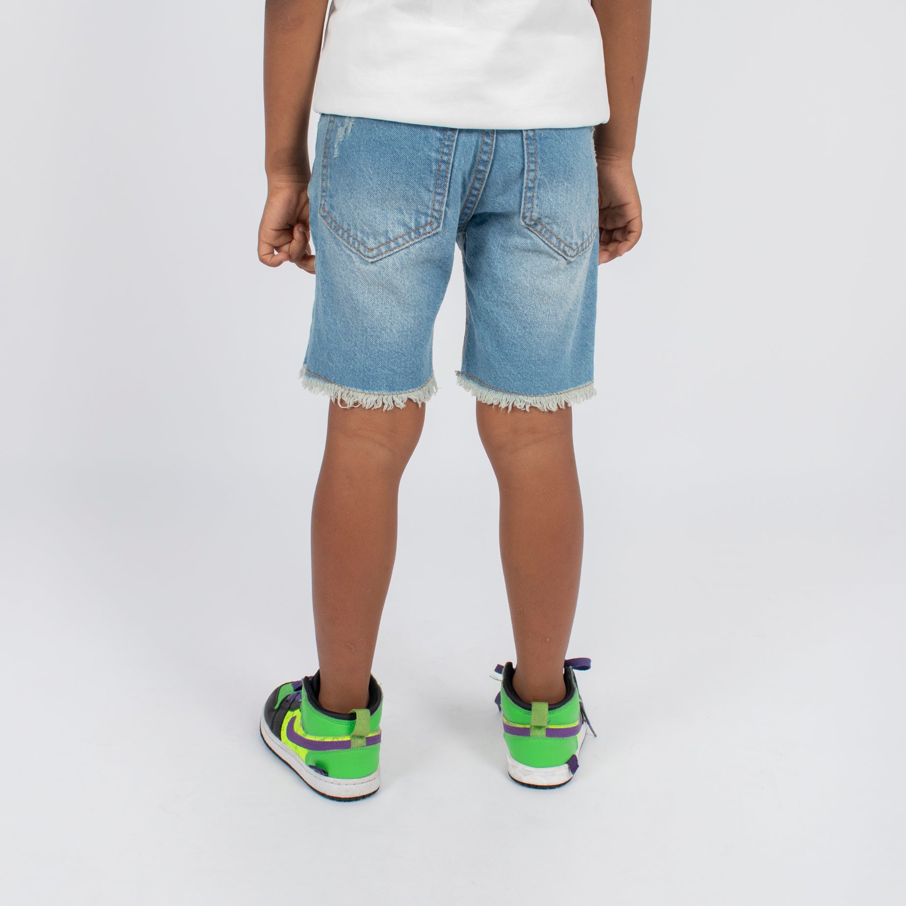 Bermuda niño con rotos