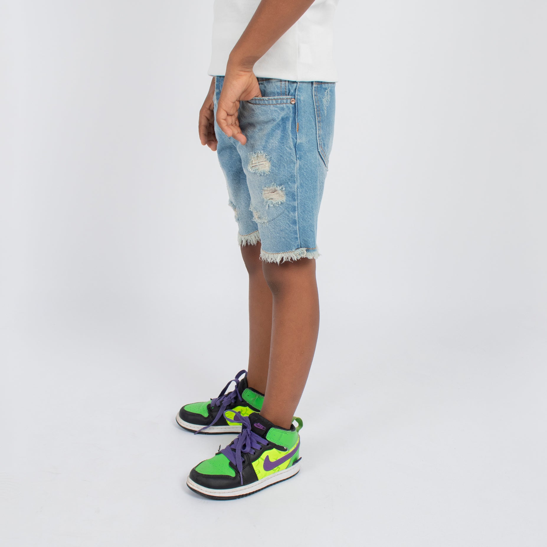 Bermuda niño con rotos