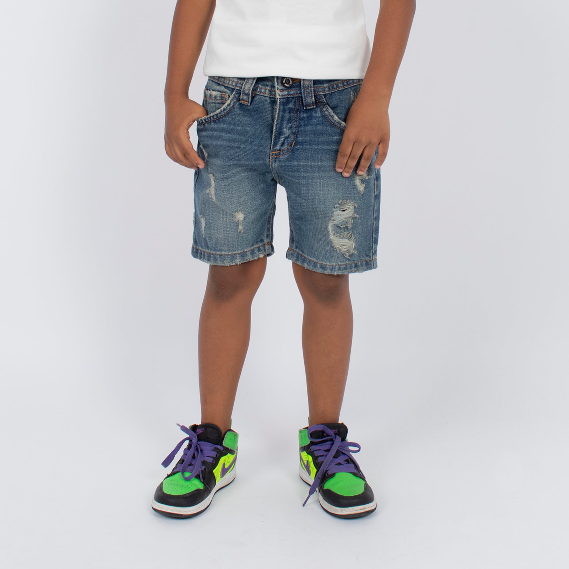 Bermuda niño desgaste