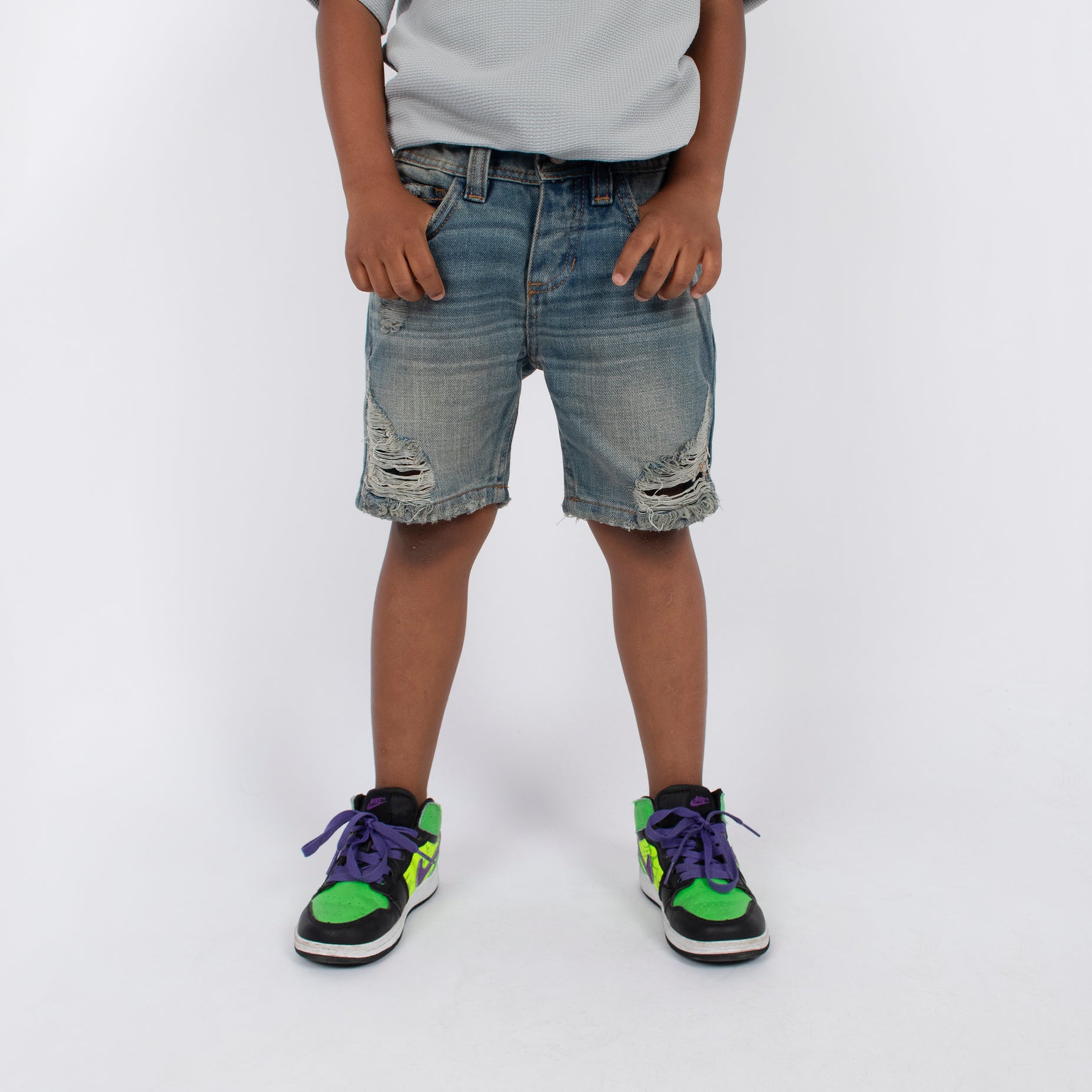 Bermuda niño con rotos