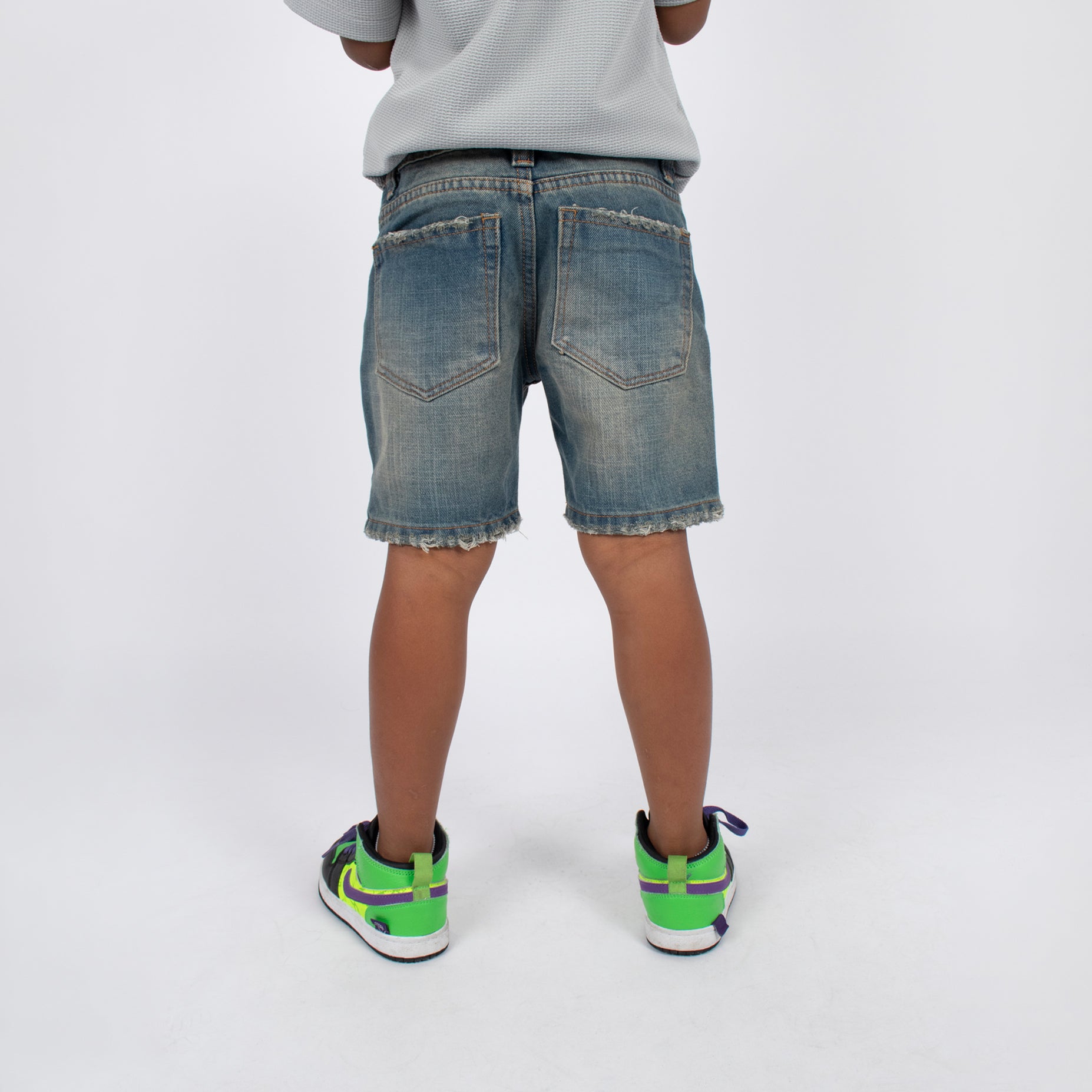 Bermuda niño con rotos