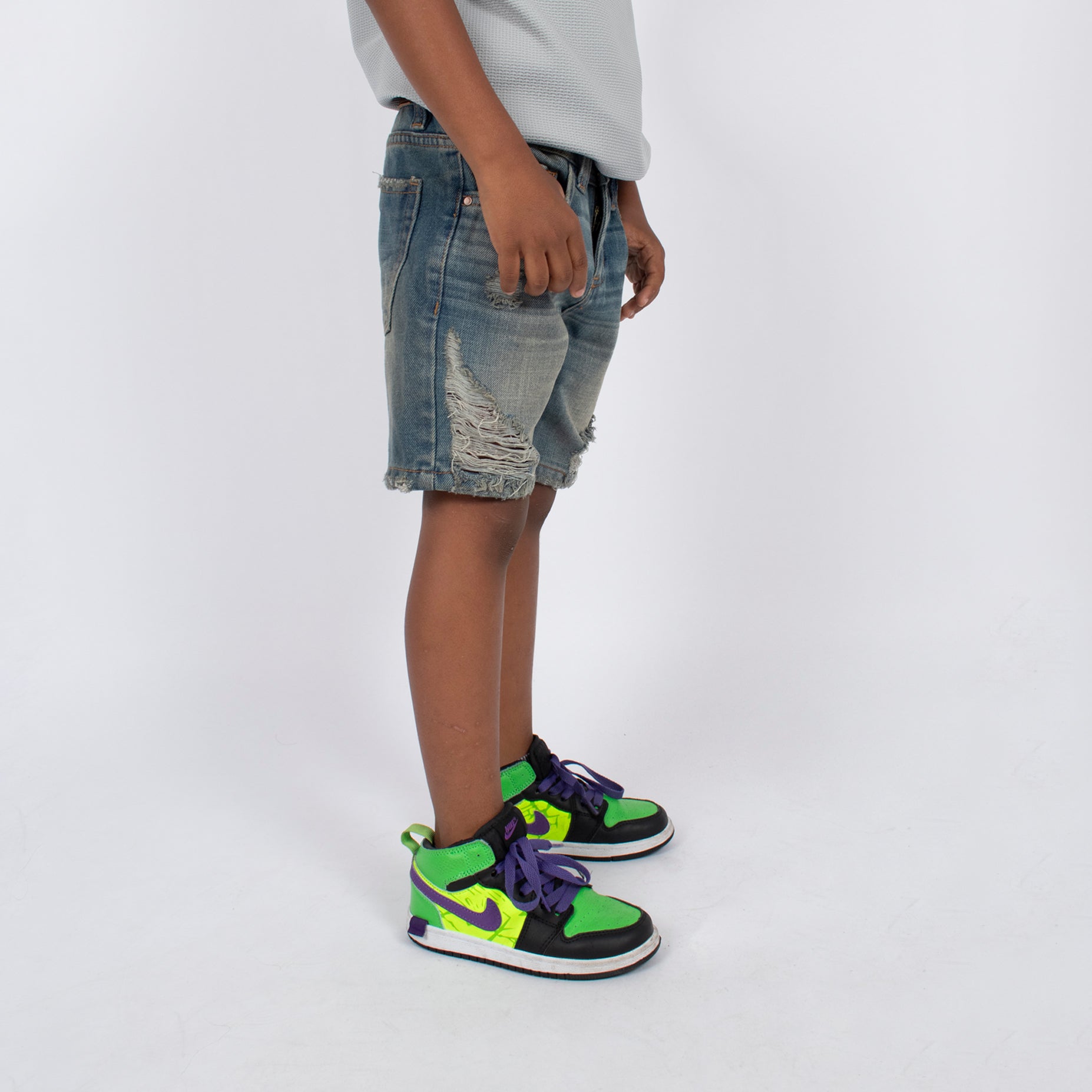 Bermuda niño con rotos