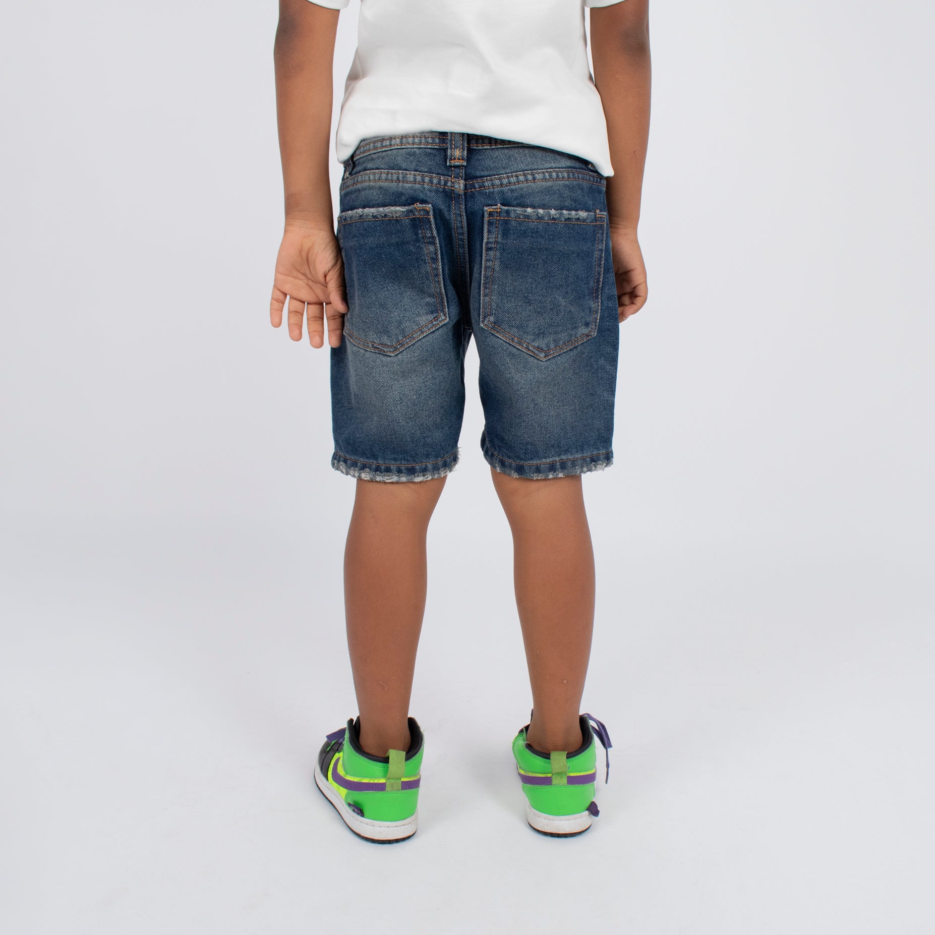 Bermuda niño con rotos