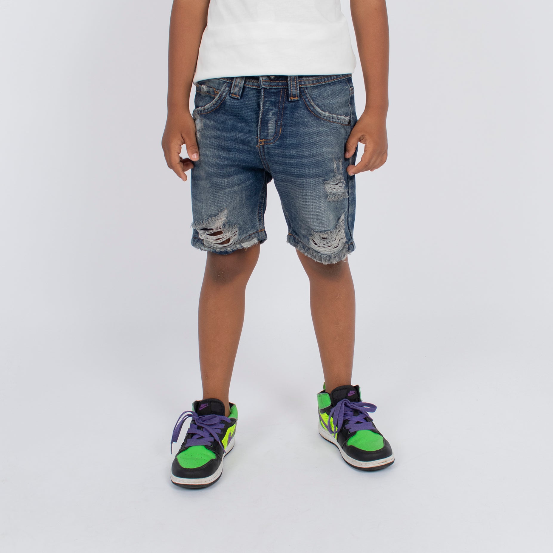 Bermuda niño con rotos