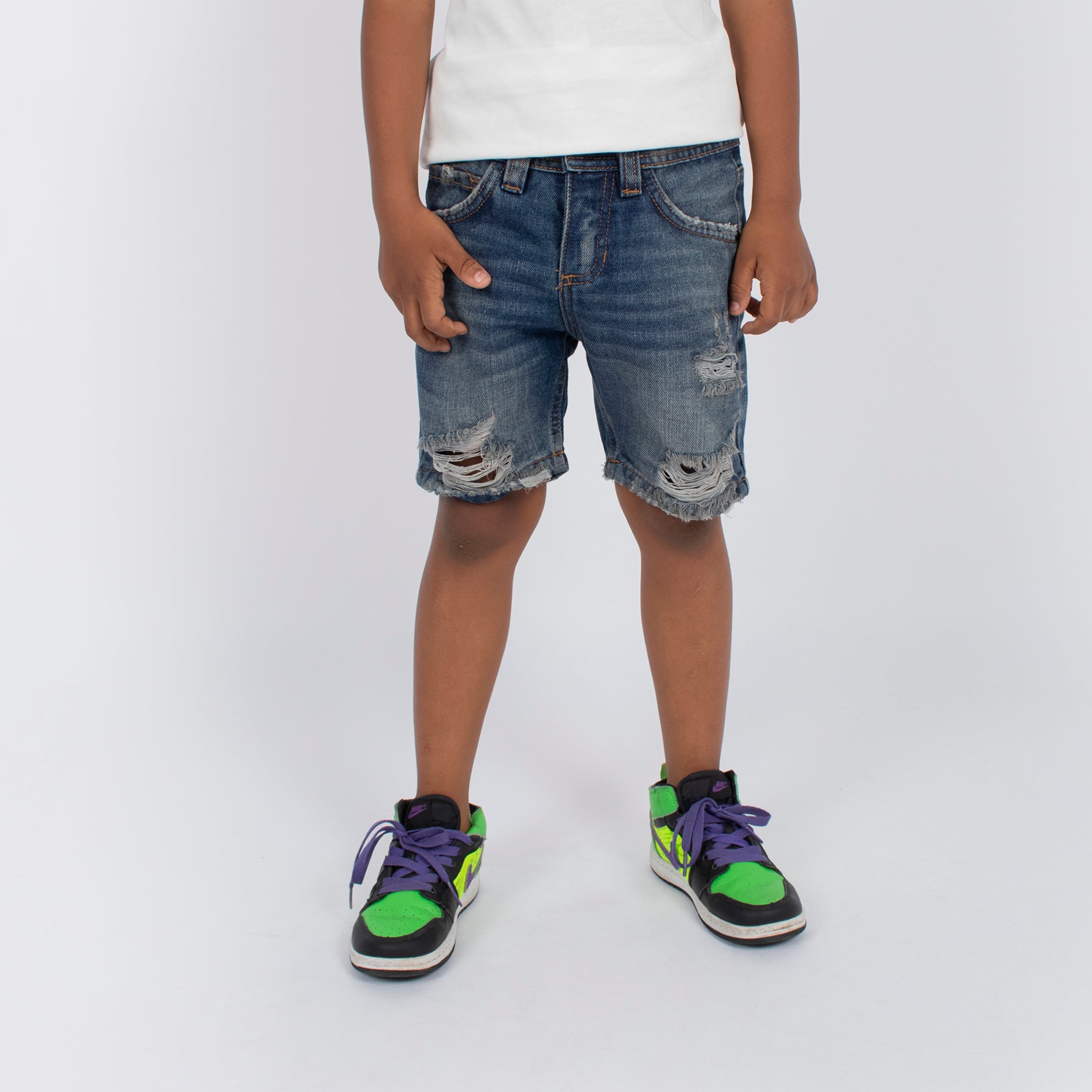 Bermuda niño con rotos