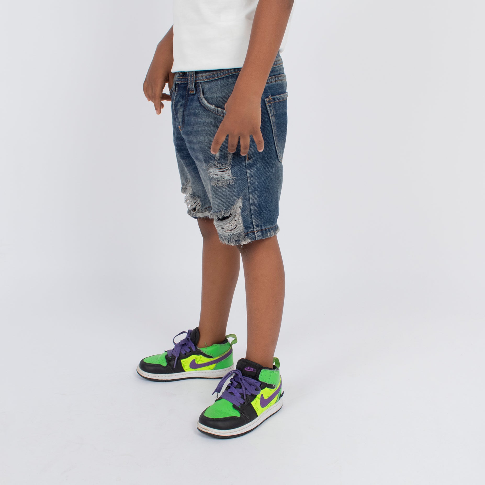 Bermuda niño con rotos