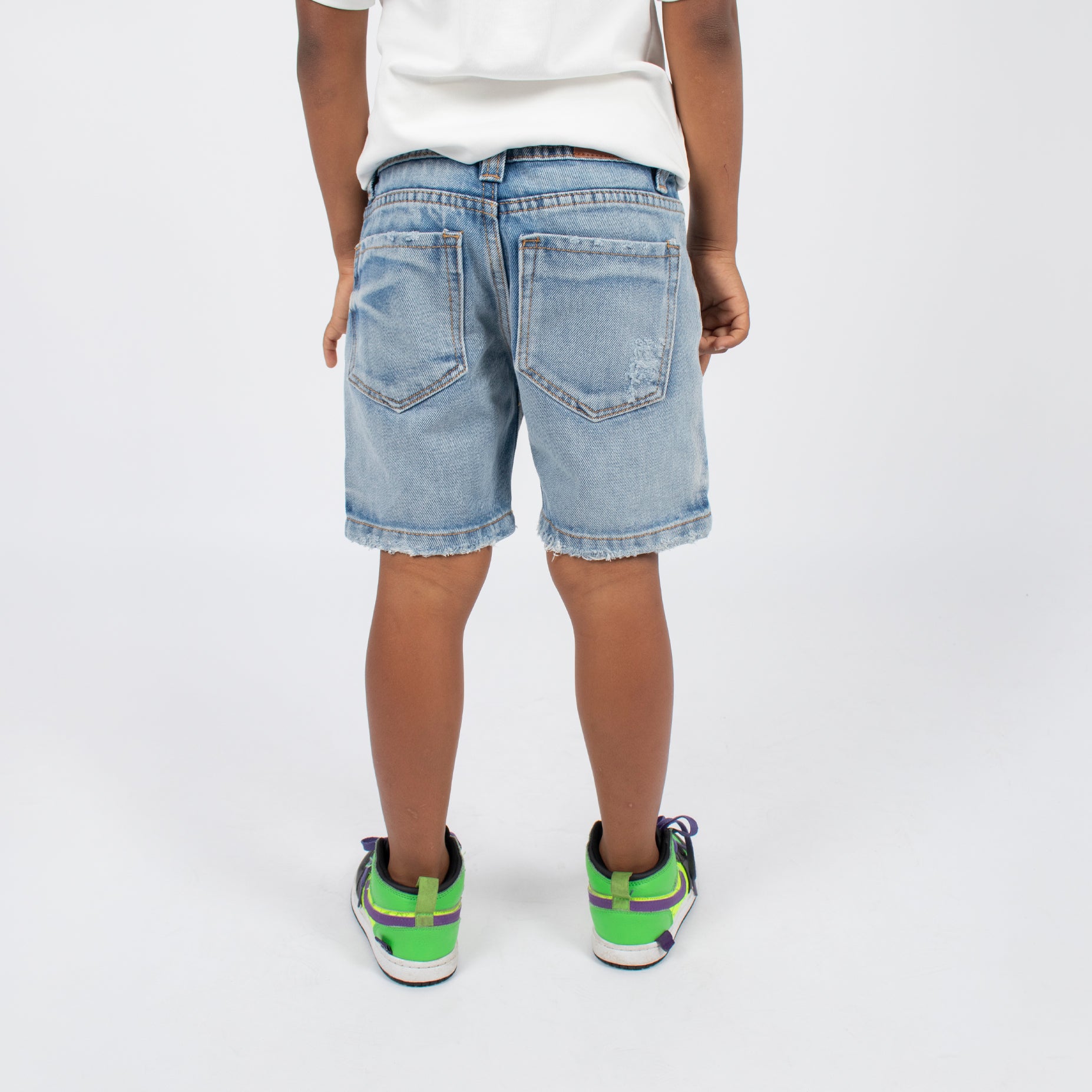 Bermuda niño desgaste