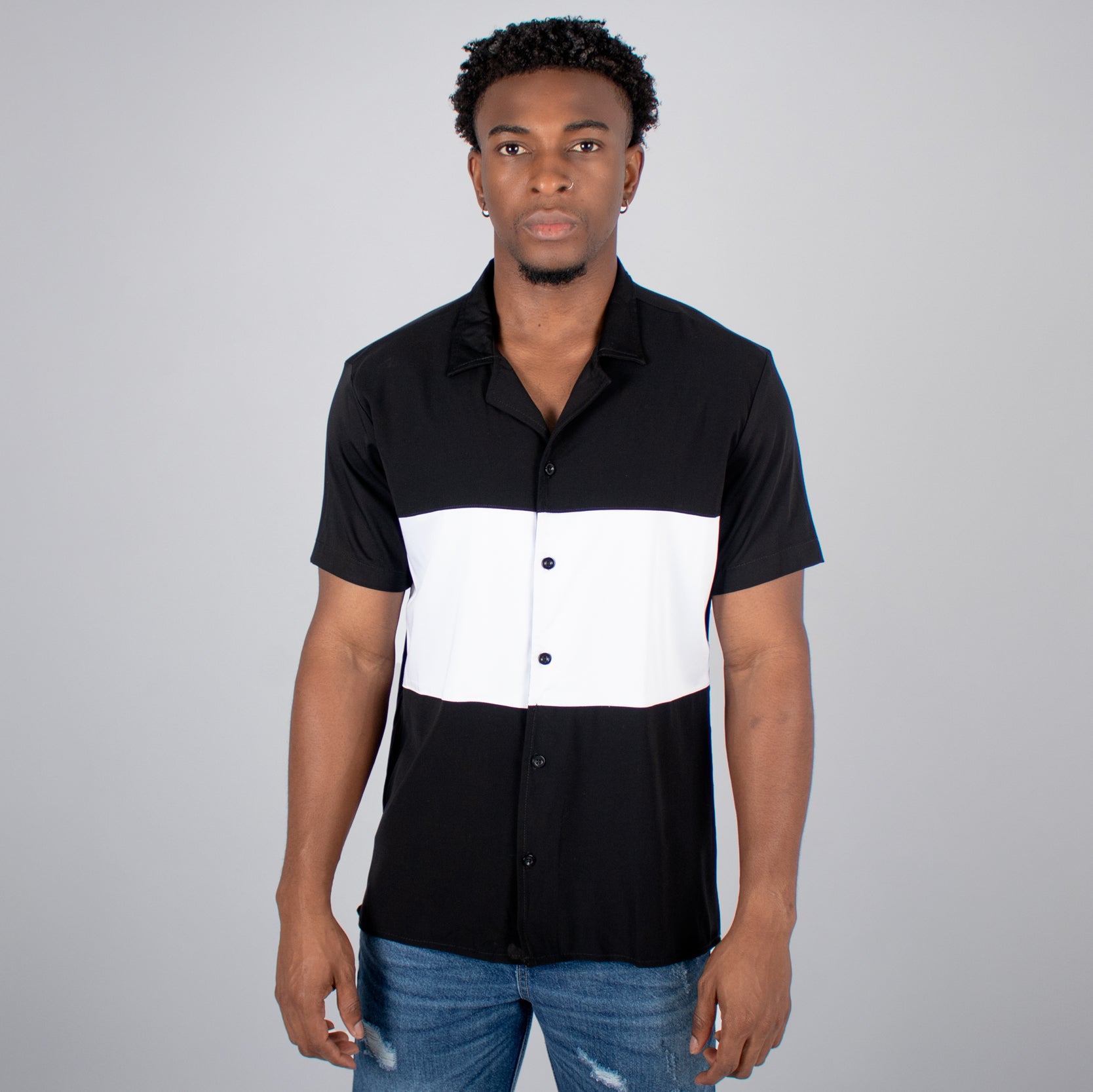 Camisa hombre con cortes