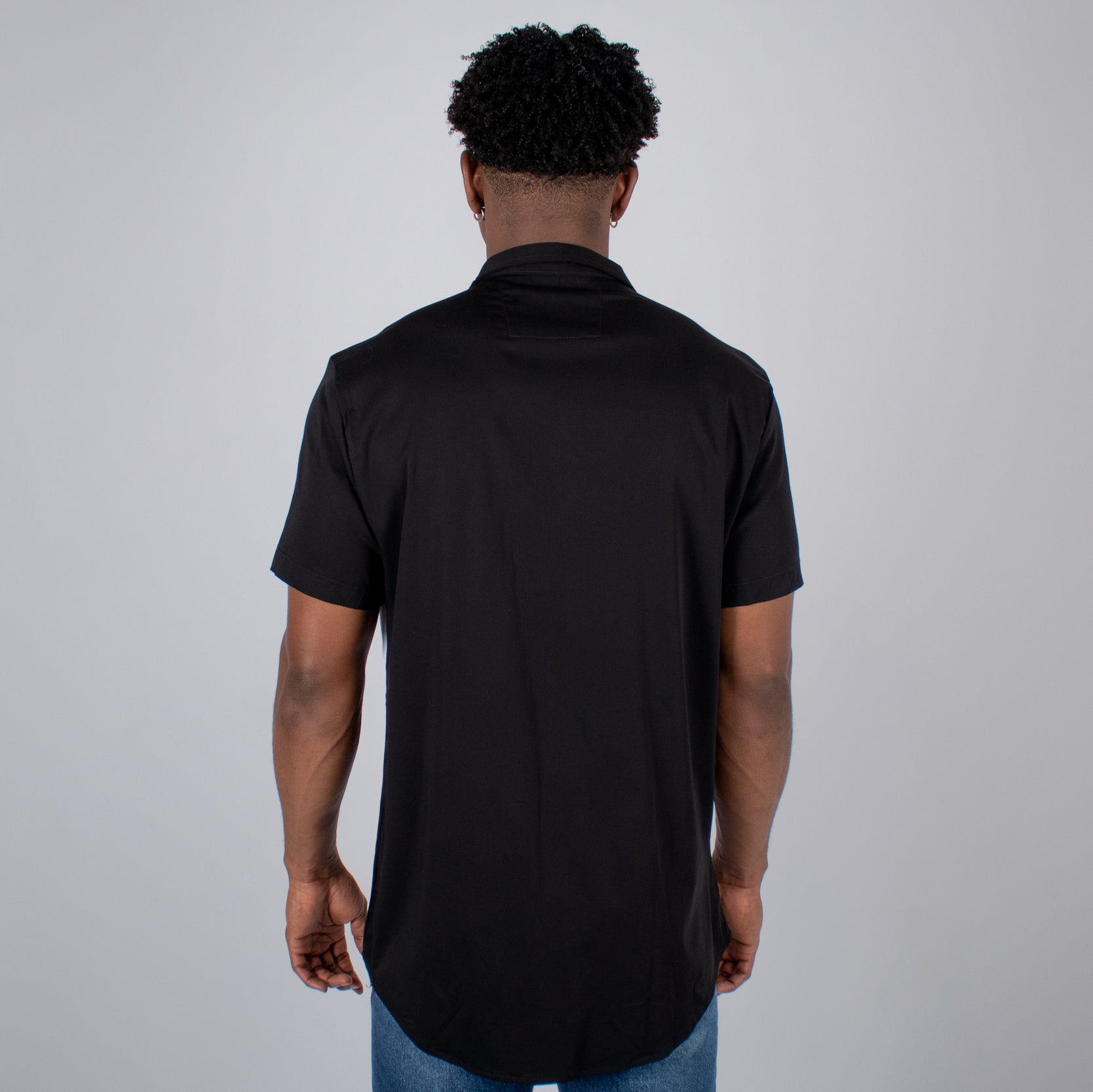 Camisa hombre con cortes