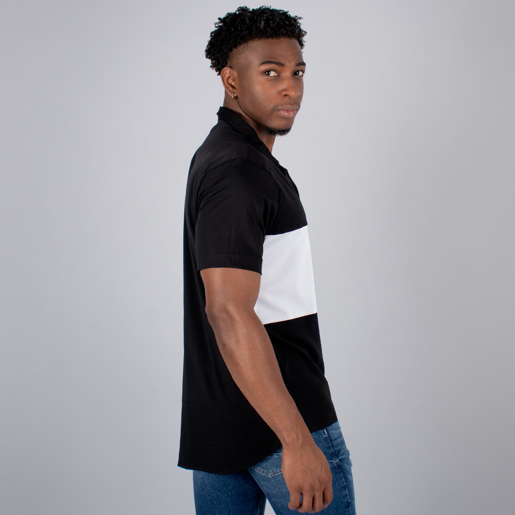 Camisa hombre con cortes