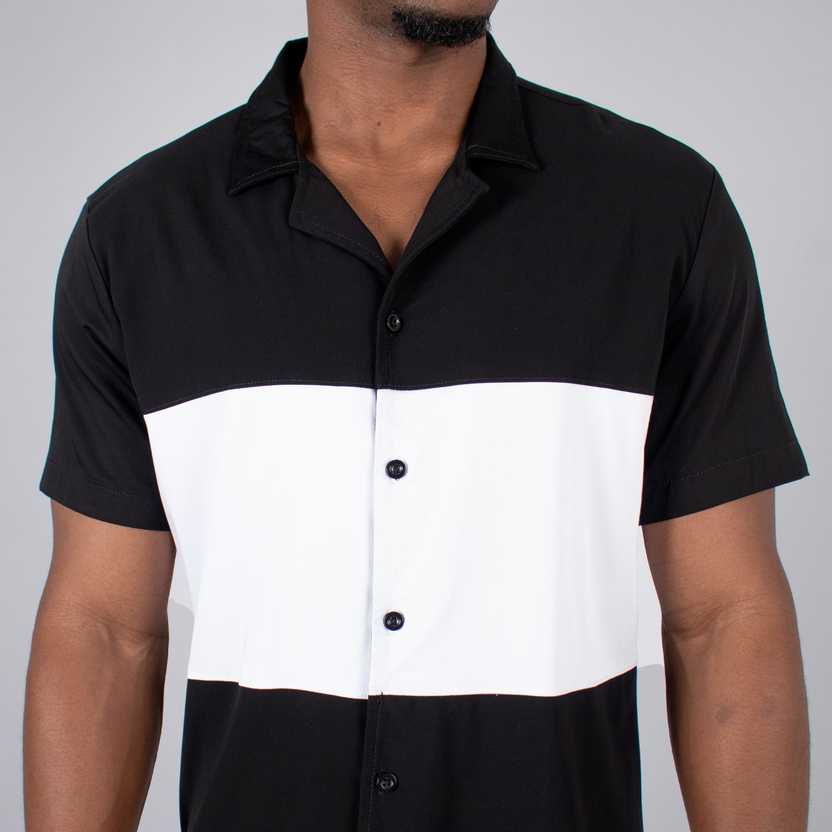 Camisa hombre con cortes