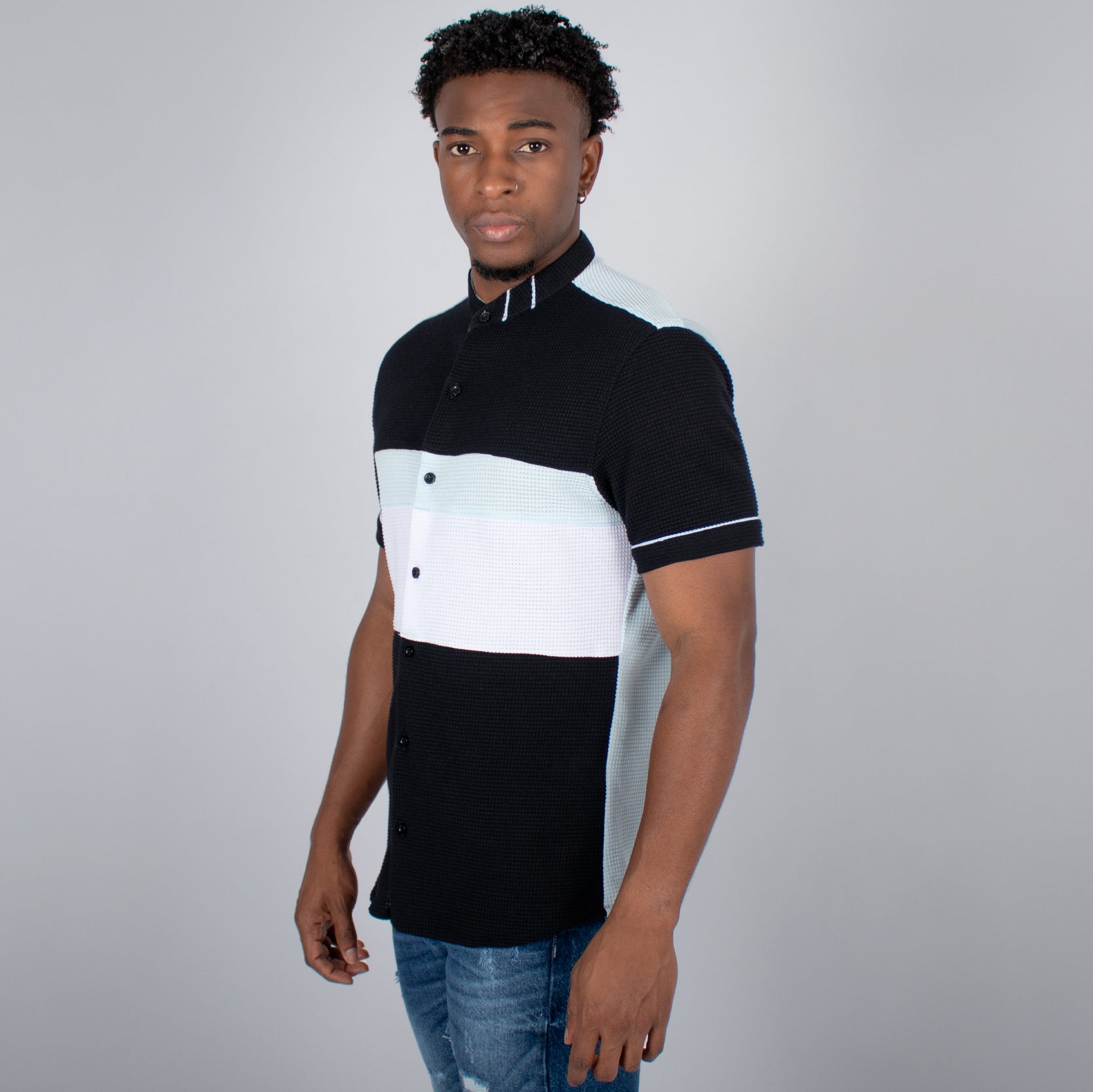 Camisa hombre cortes negra