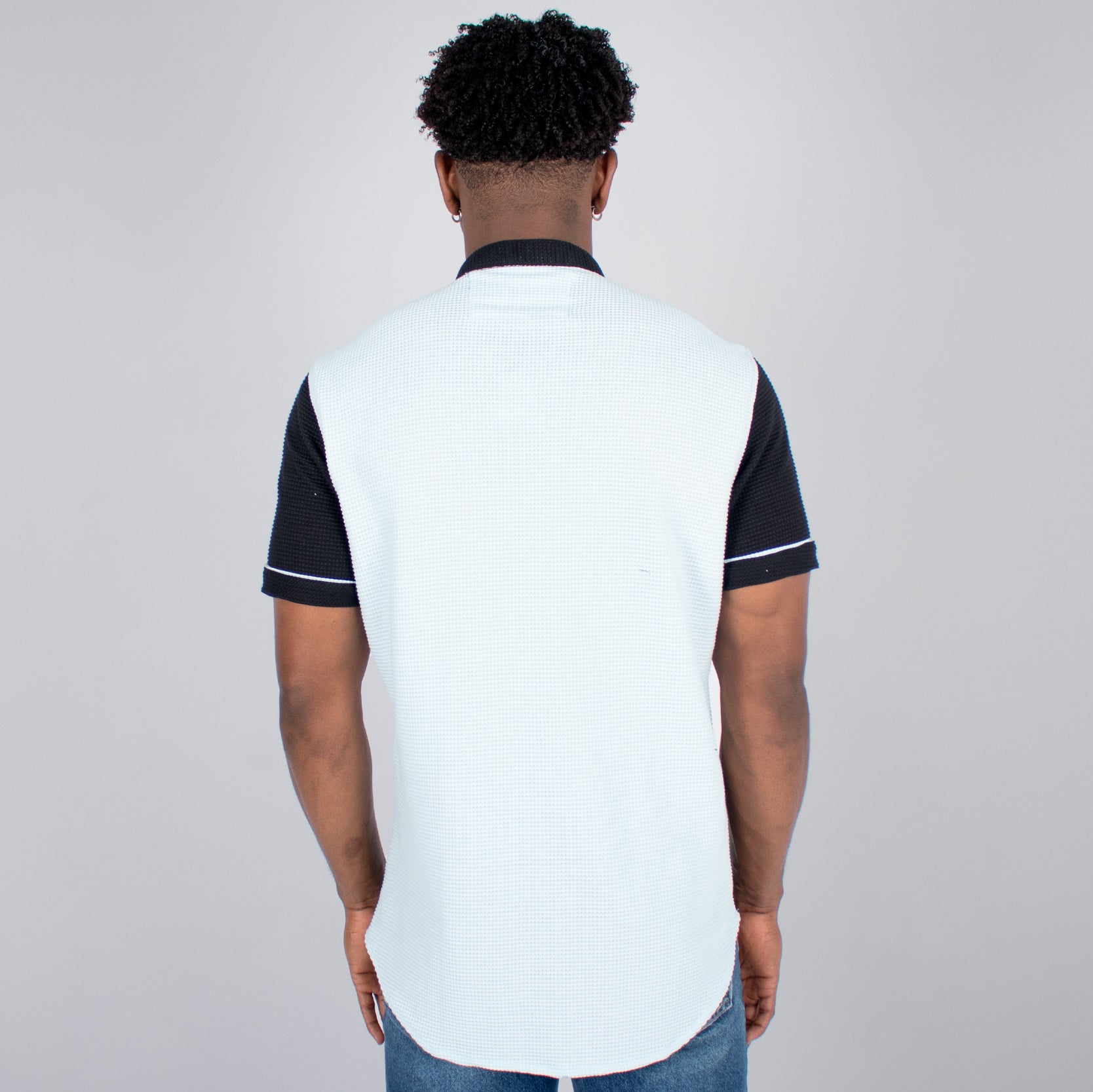 Camisa hombre cortes negra