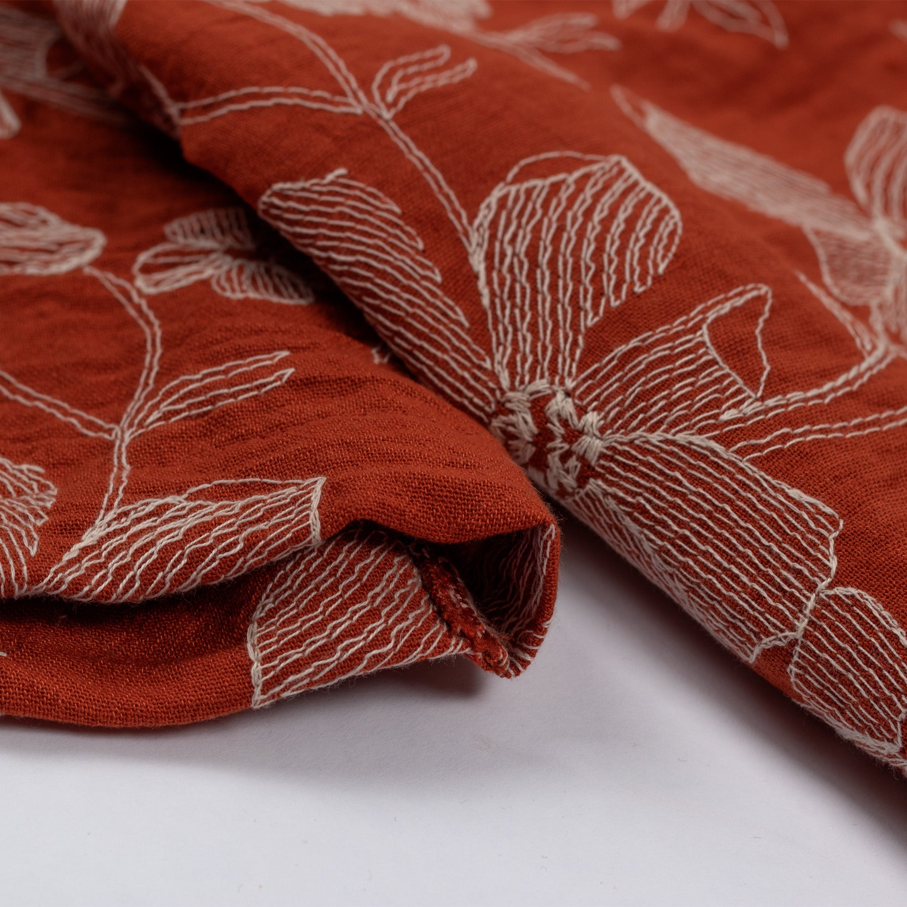 Camisa hombre textura flores naranja