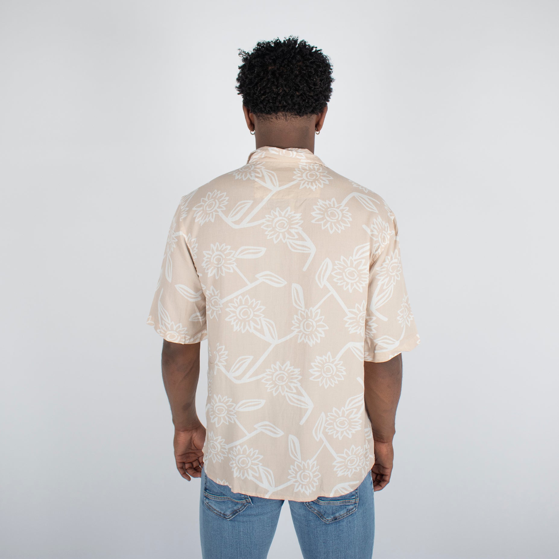 Camisa hombre cuello sport flores