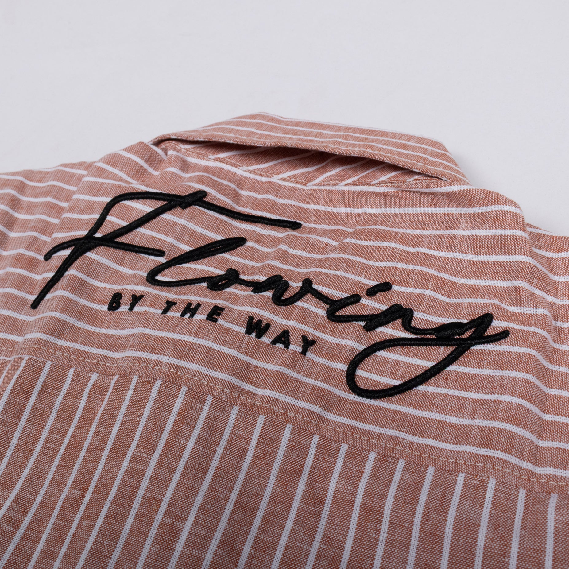 Camisa hombre bordado y rayas