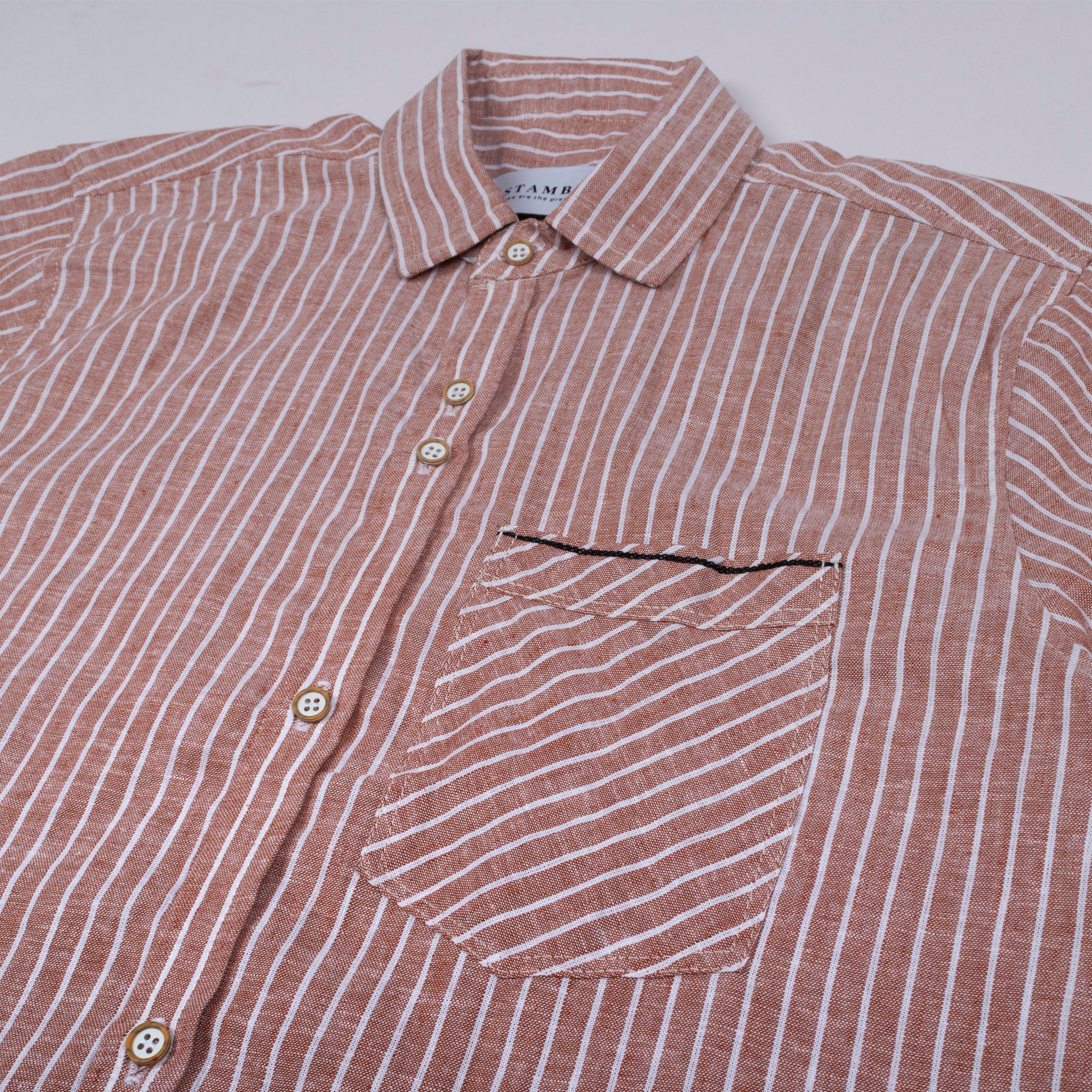 Camisa hombre bordado y rayas