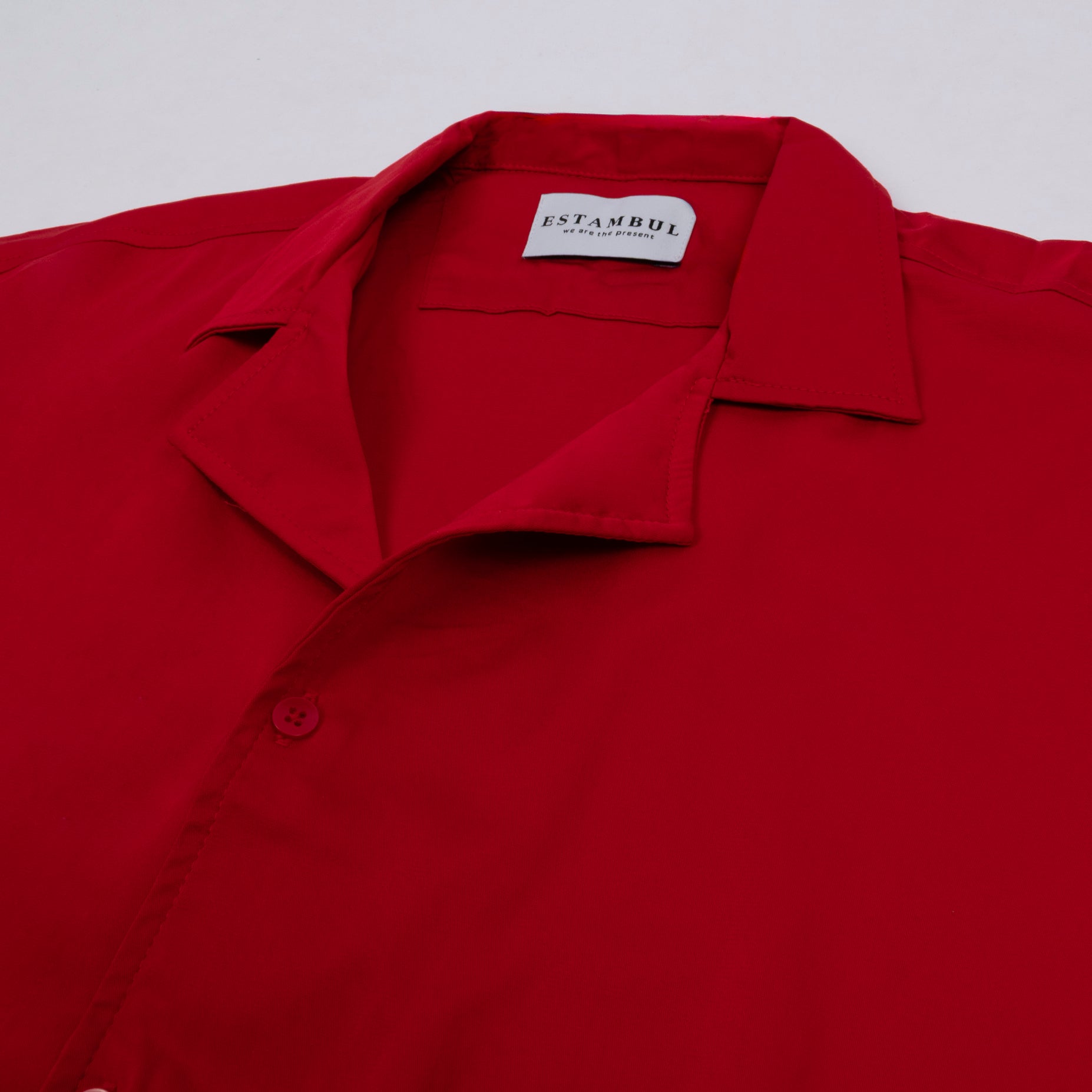 Camisa hombre basica cuello sport roja