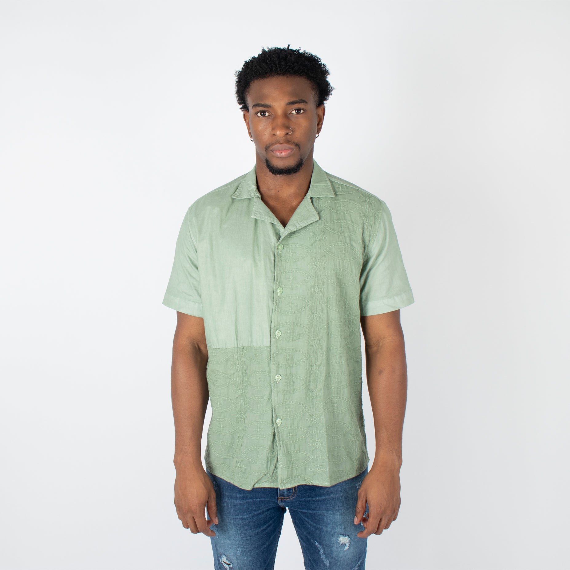 Camisa hombre cuello degrade verde