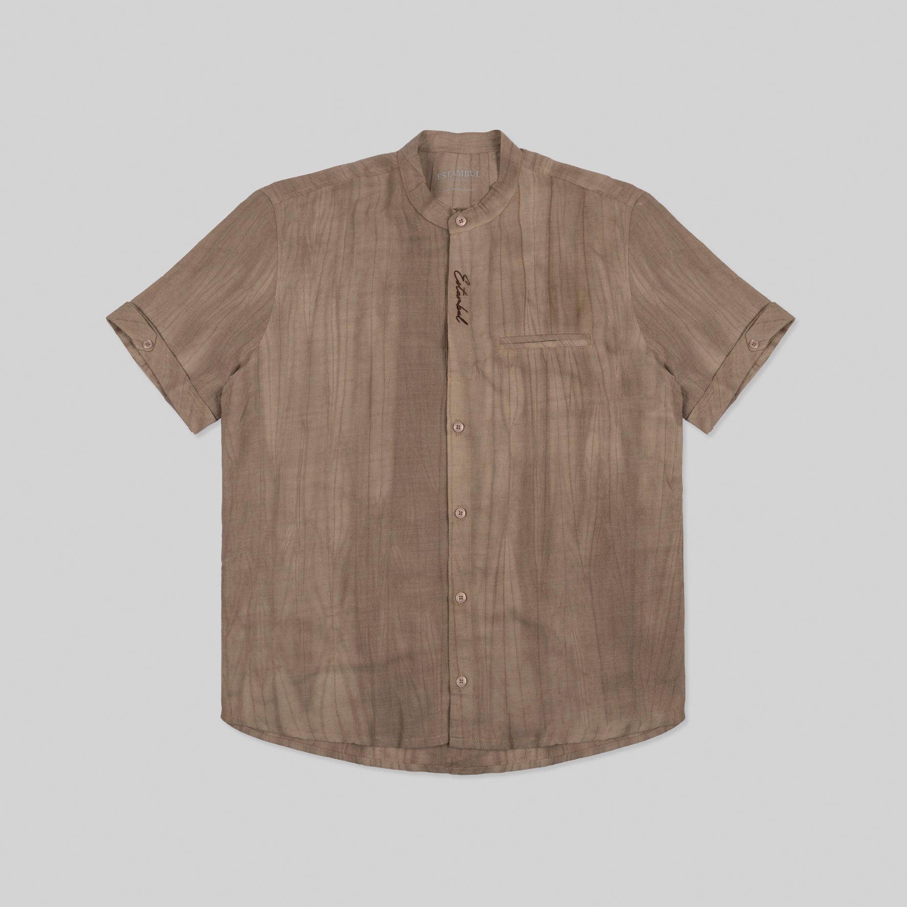 Camisa hombre cuello alto bordado