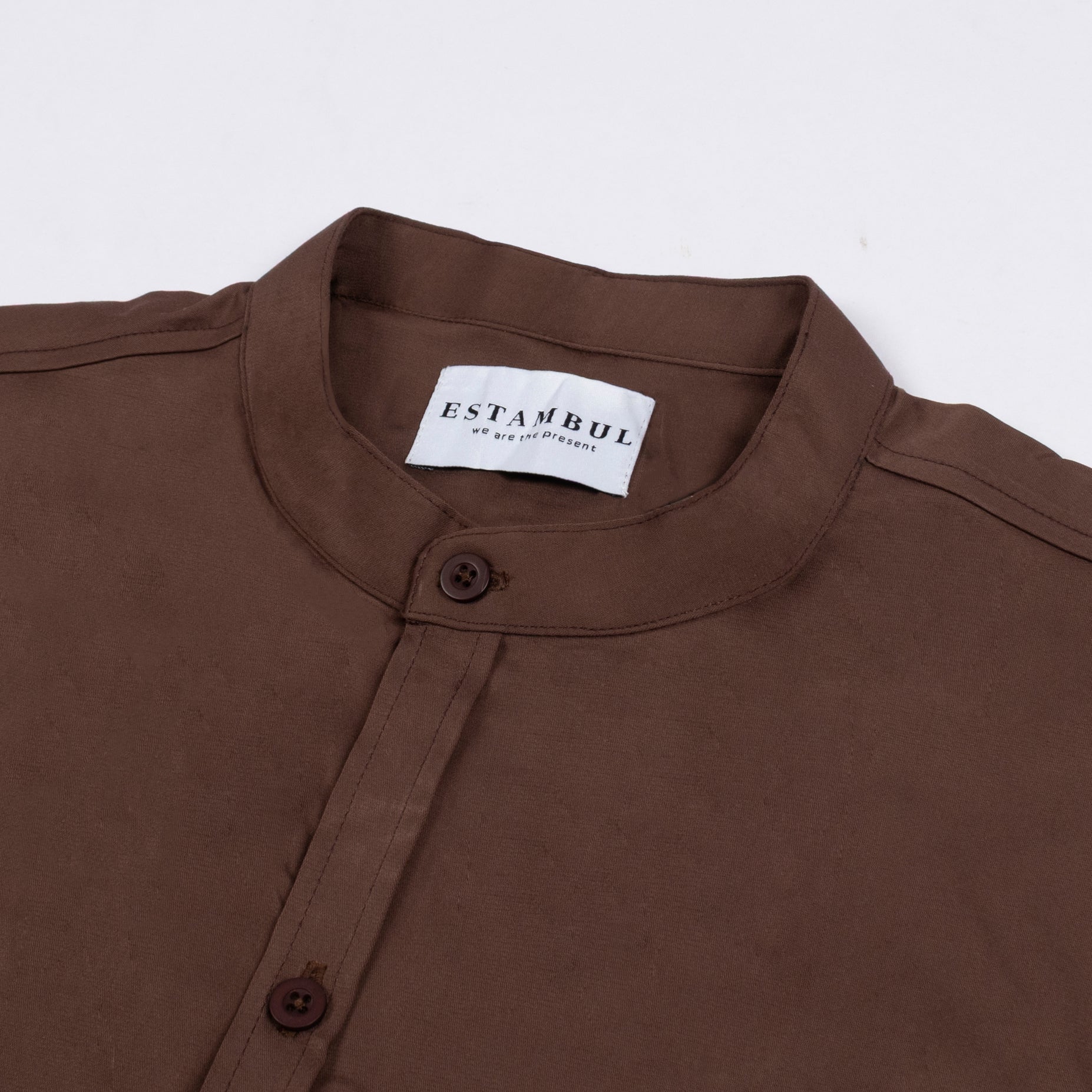Camisa hombre cuello neru cafe