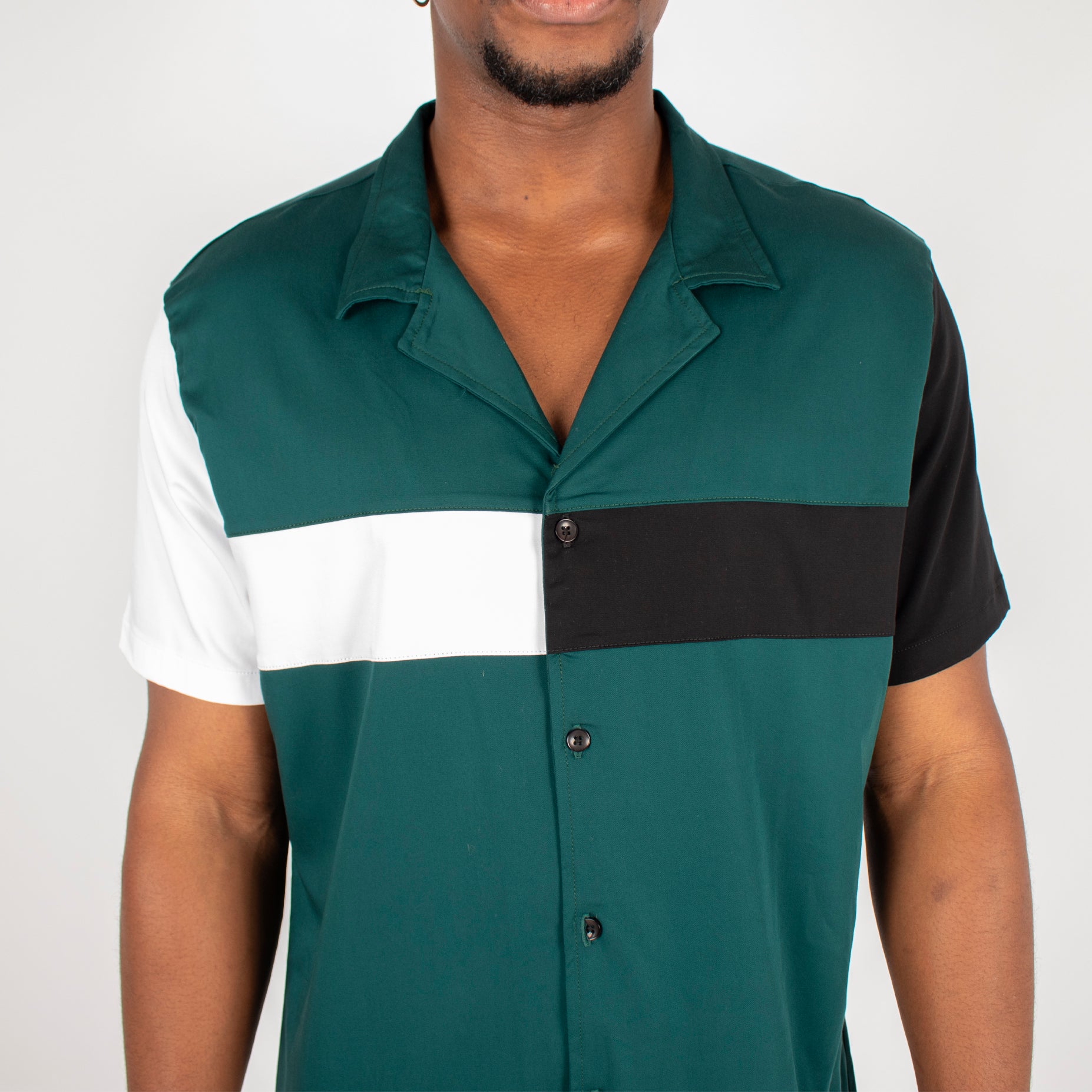 Camisa hombre cortes verde oscura