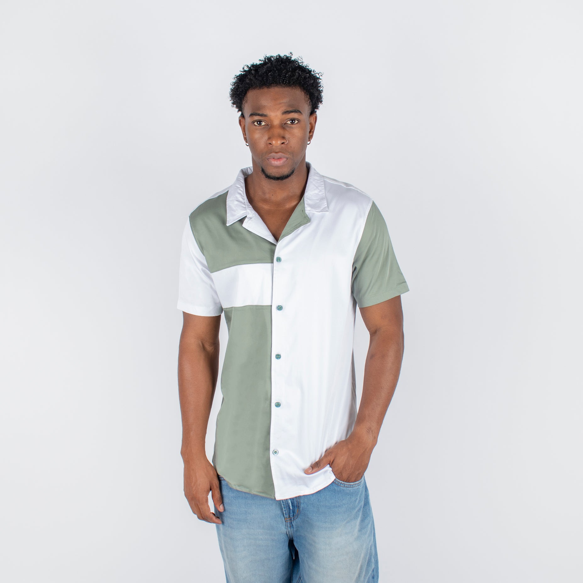 Camisa hombre cortes clara