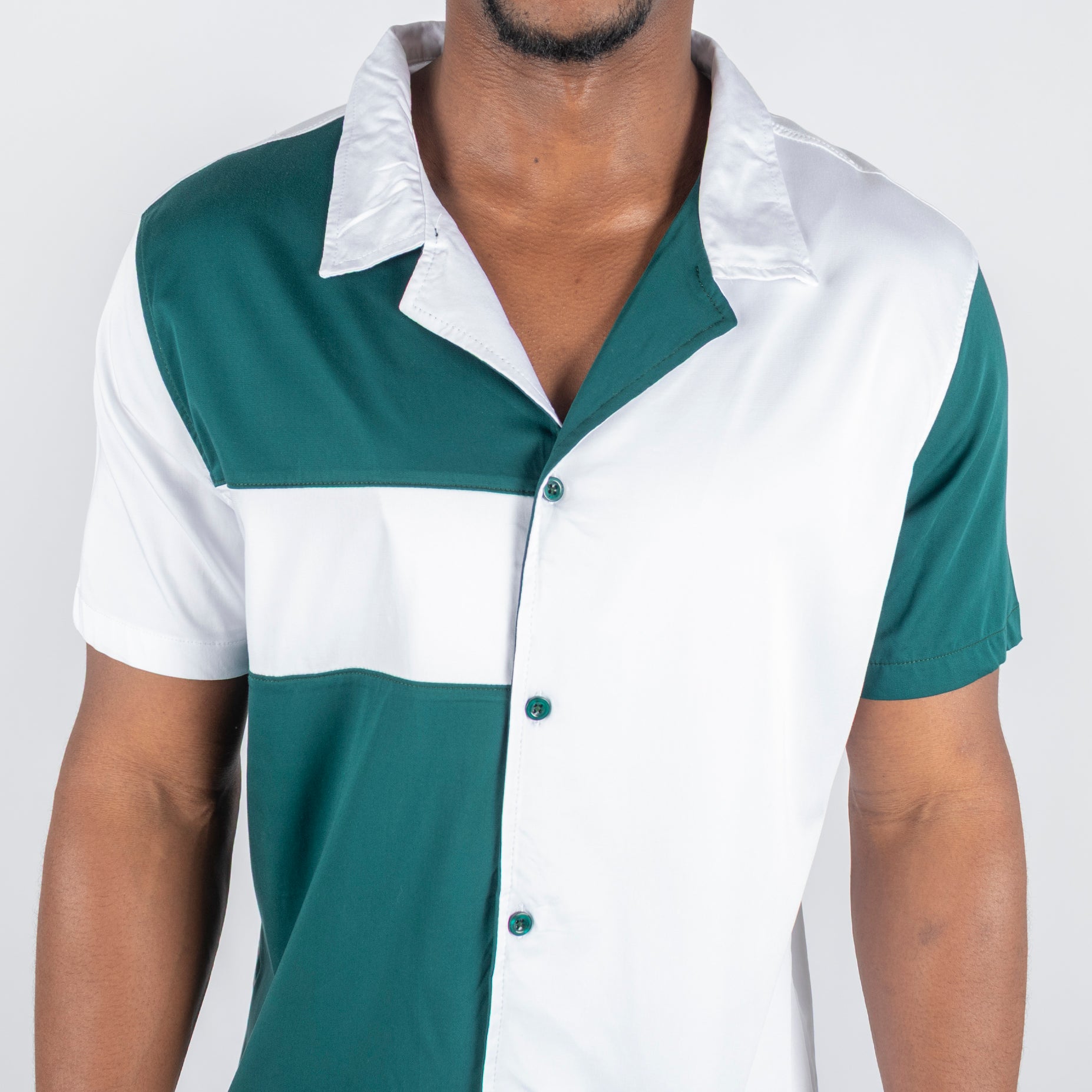 Camisa hombre cortes oscura