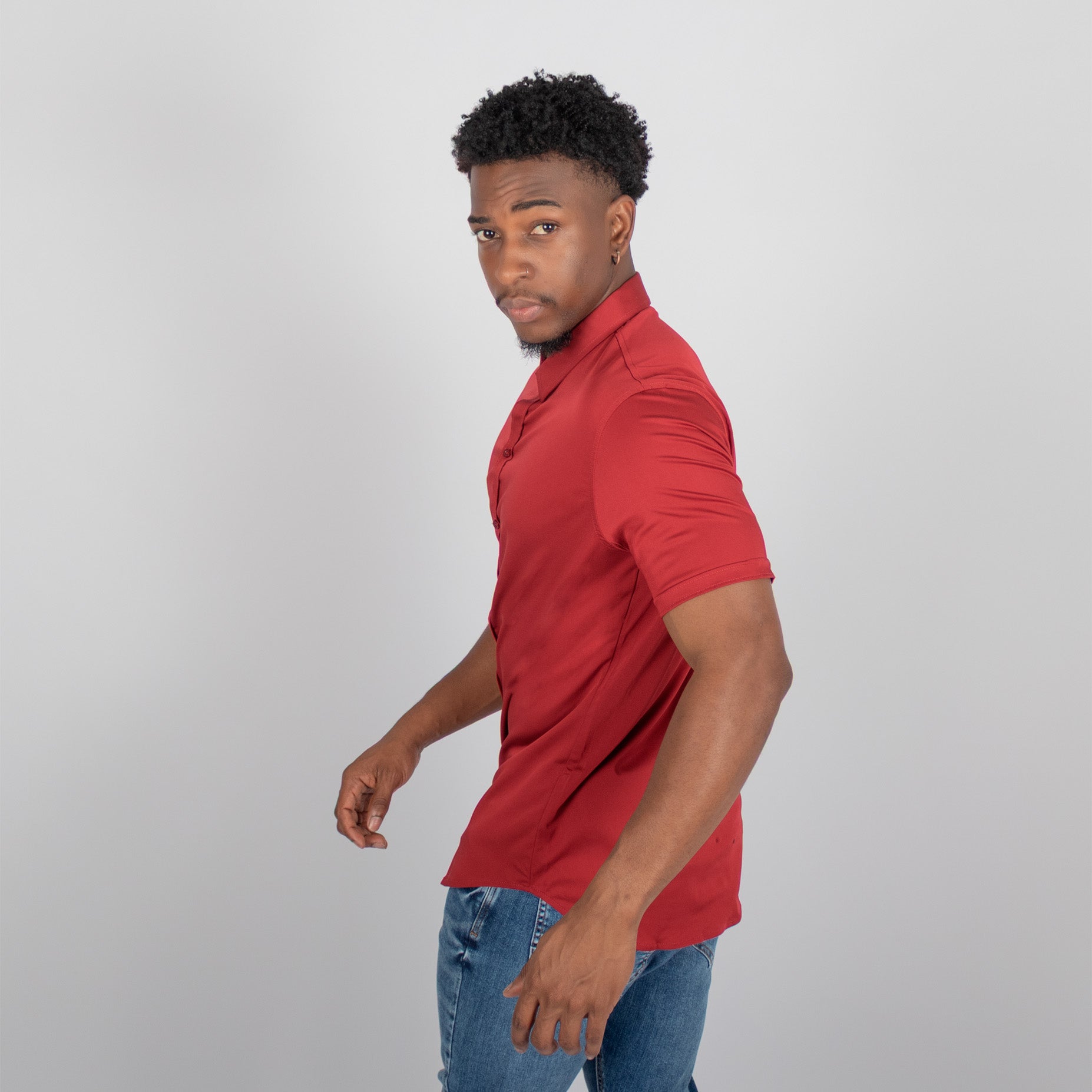 Camisa hombre cuello roja