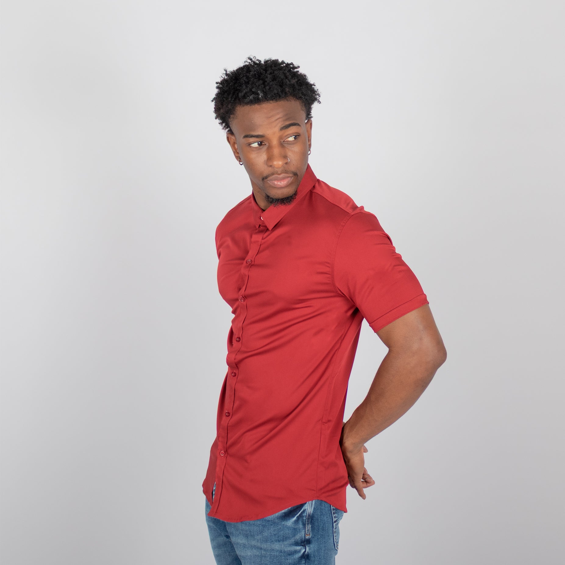Camisa hombre cuello roja
