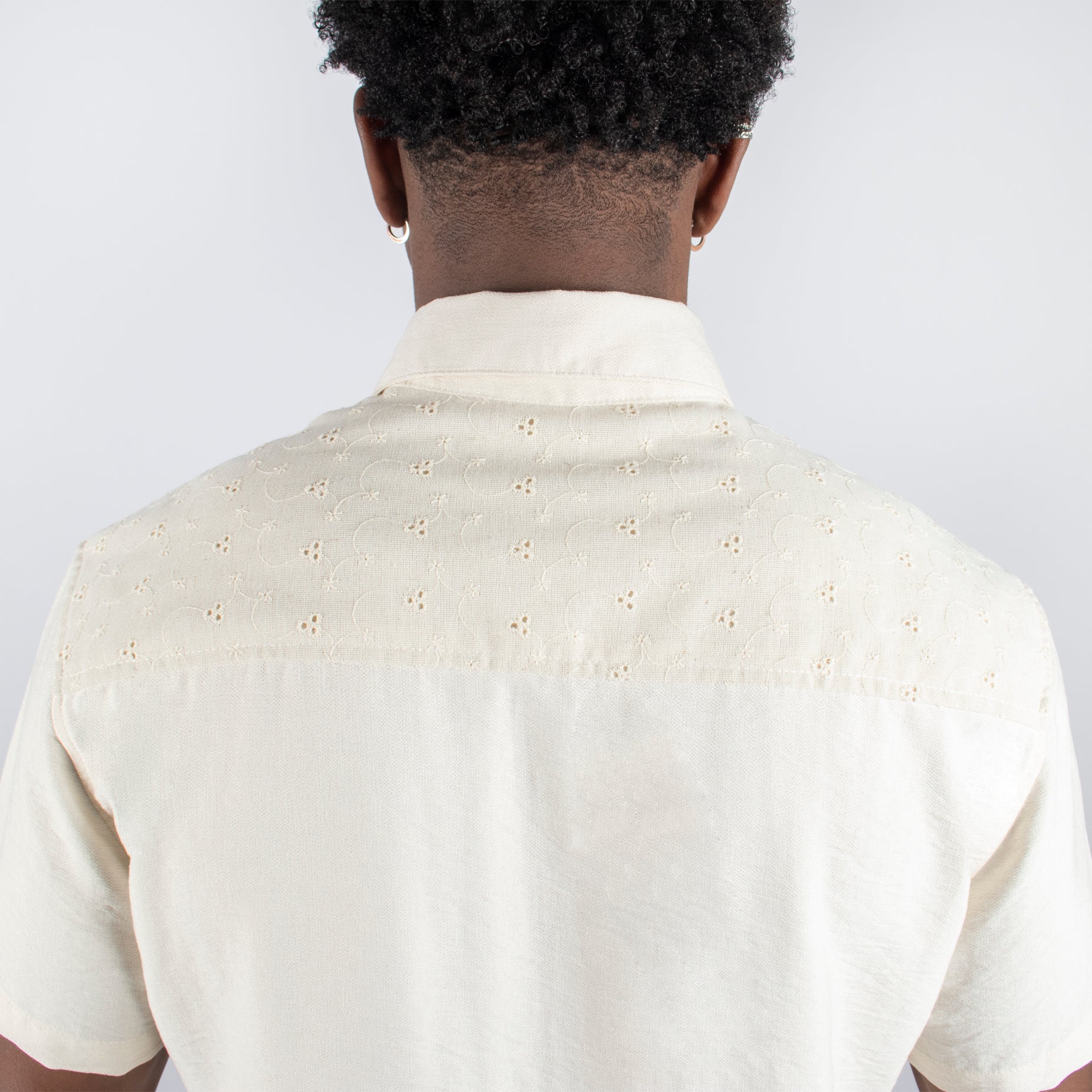 Camisa hombre cortes textura beige