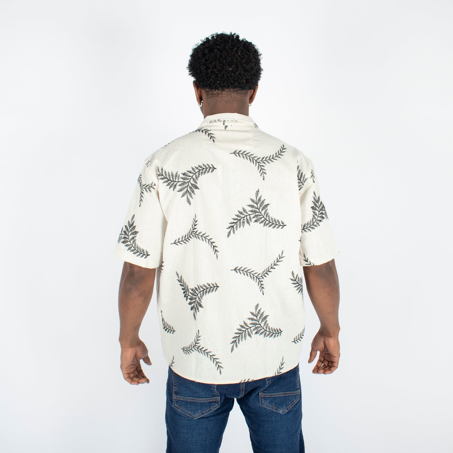 Camisa hombre cuello sport ramas