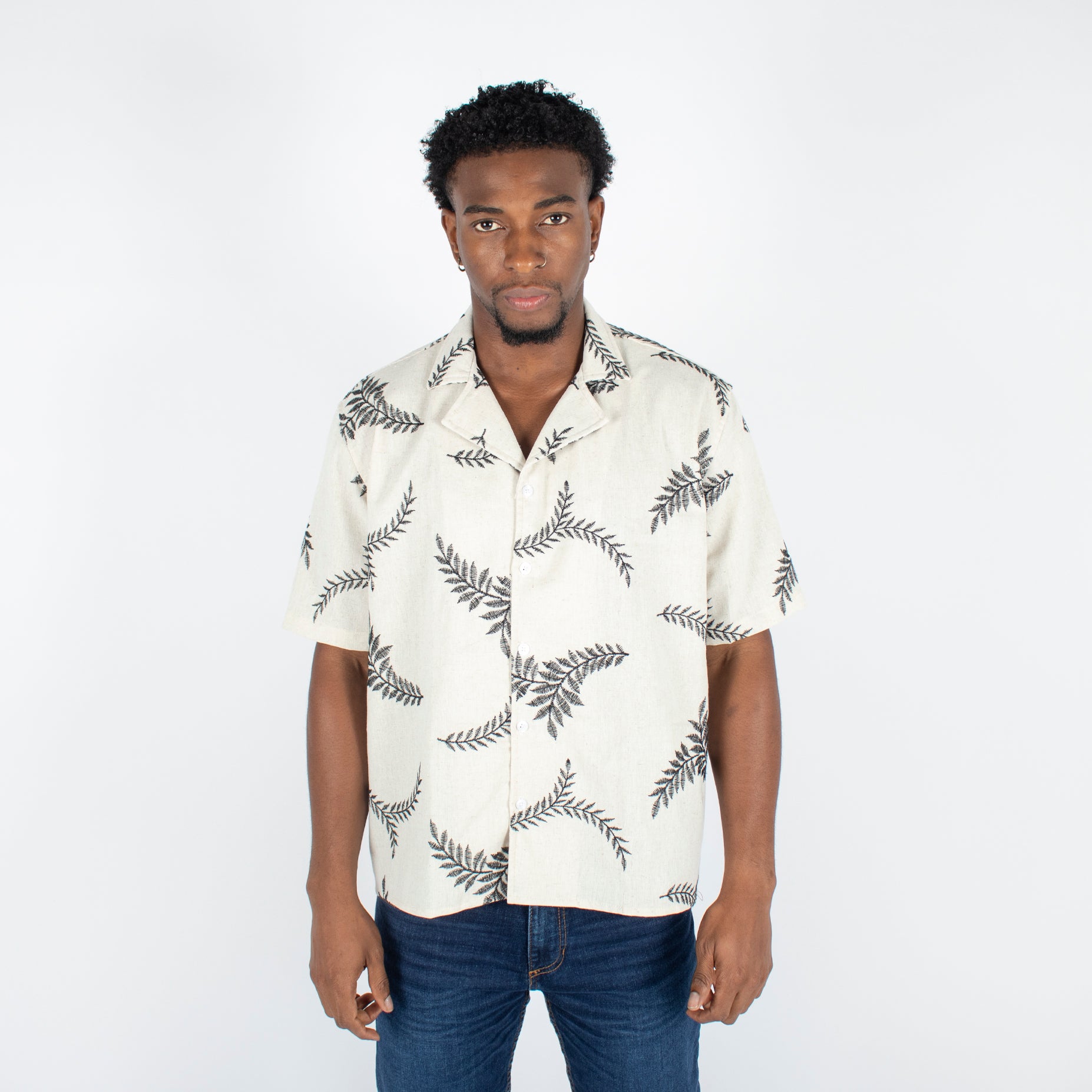 Camisa hombre cuello sport ramas