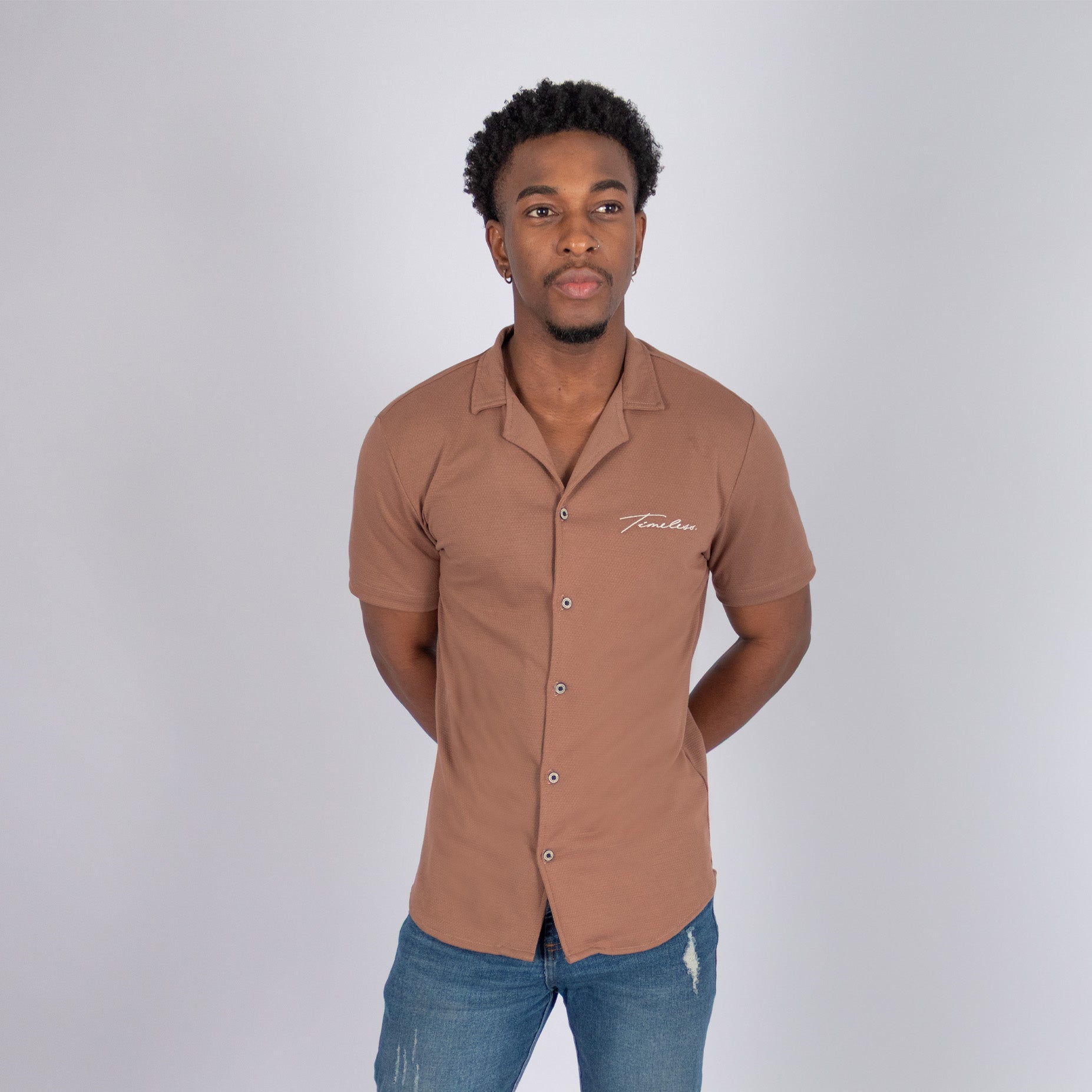 Camisa hombre textura bordada