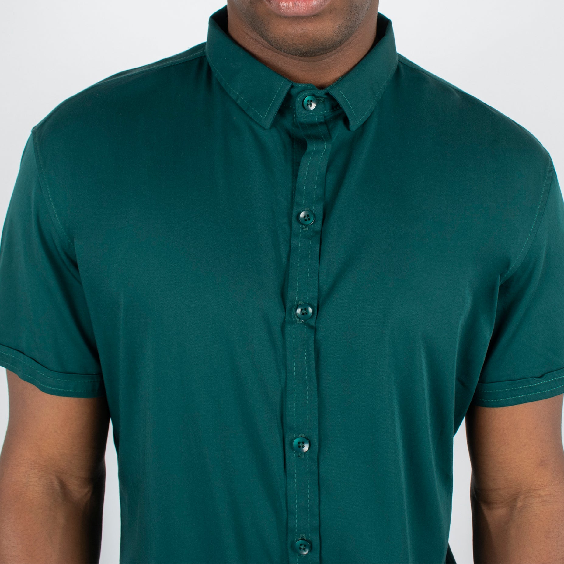 Camisa hombre básica cuello jade