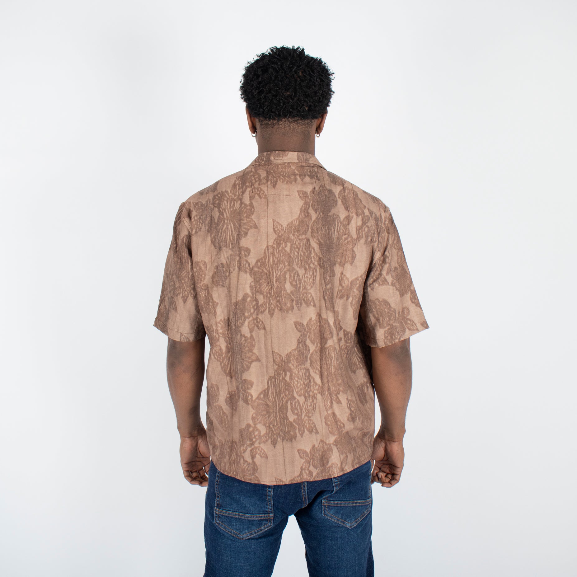 Camisa hombre cuello sport textura cafe