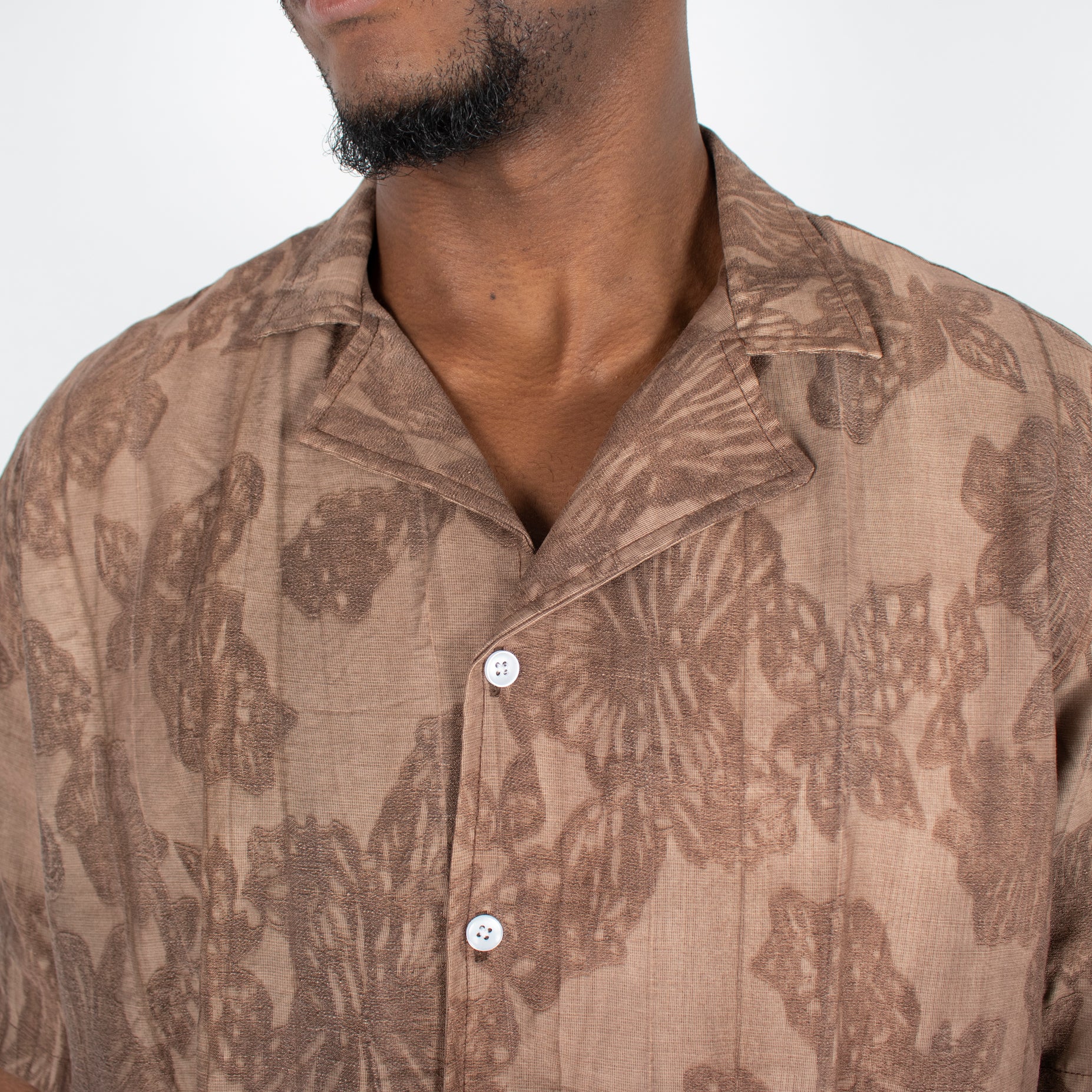 Camisa hombre cuello sport textura cafe