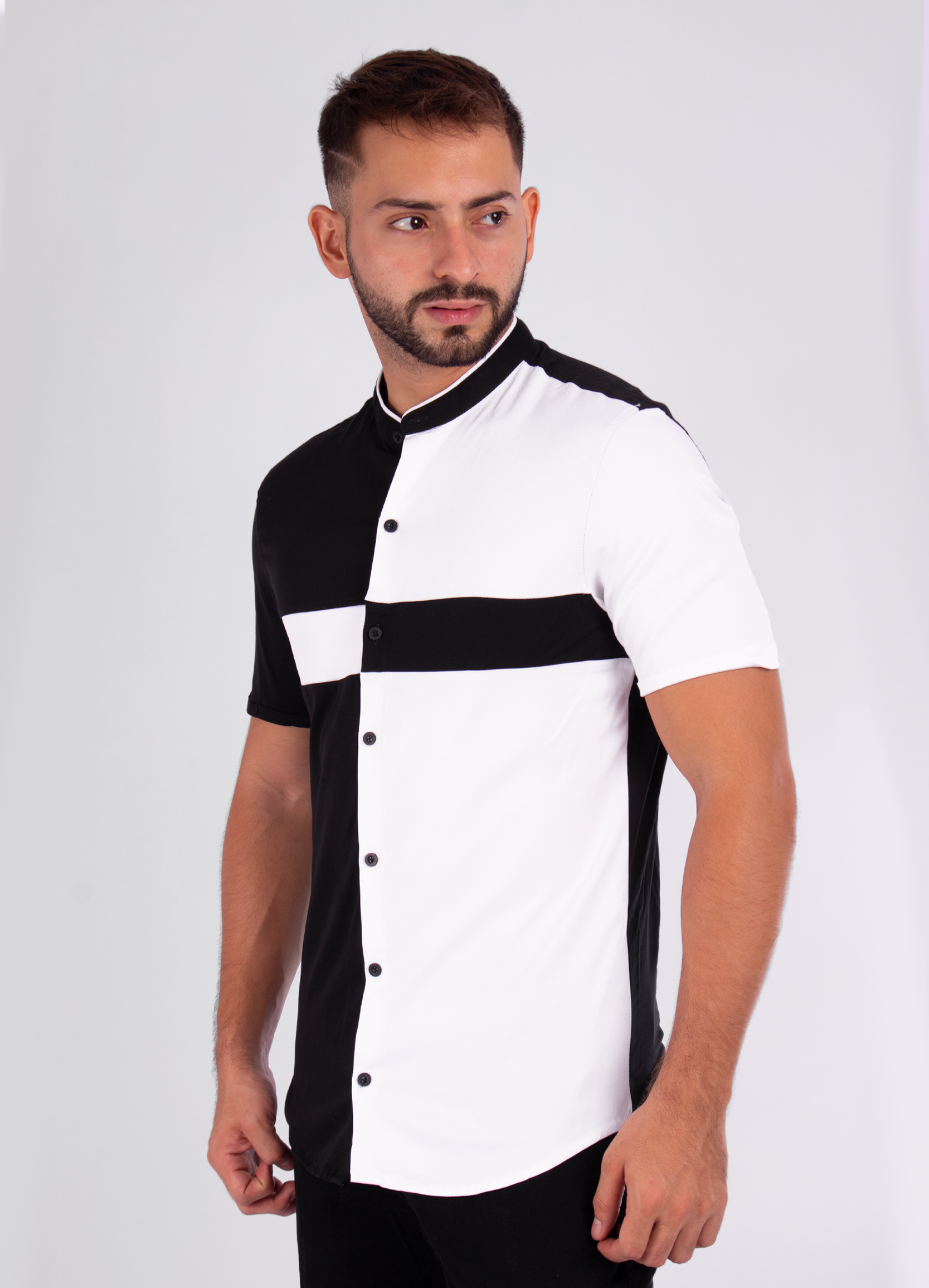 Camisa hombre cortes negra