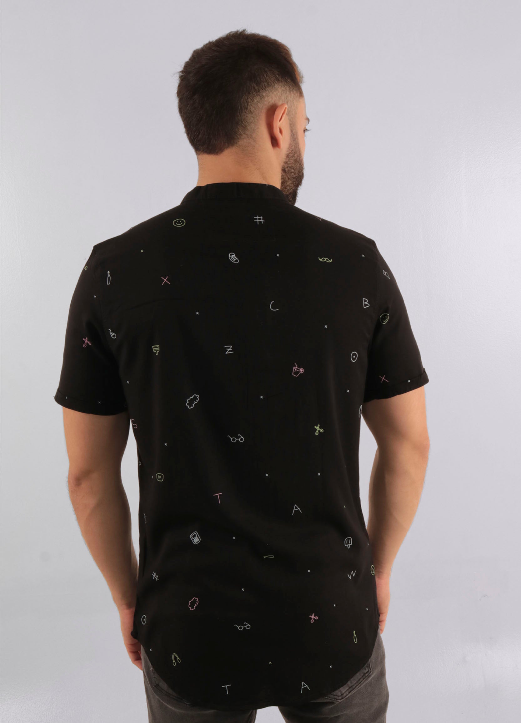 Camisa Adulto Negra Figuras