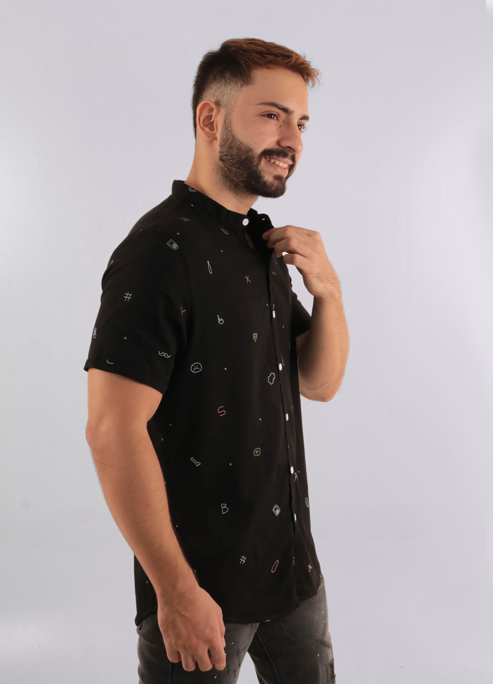 Camisa Adulto Negra Figuras